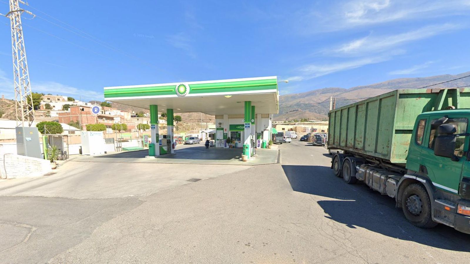 Gasolinera de Berja en la que ha tenido lugar el tiroteo. Gasolinera de Berja en la que ha tenido lugar el tiroteo.