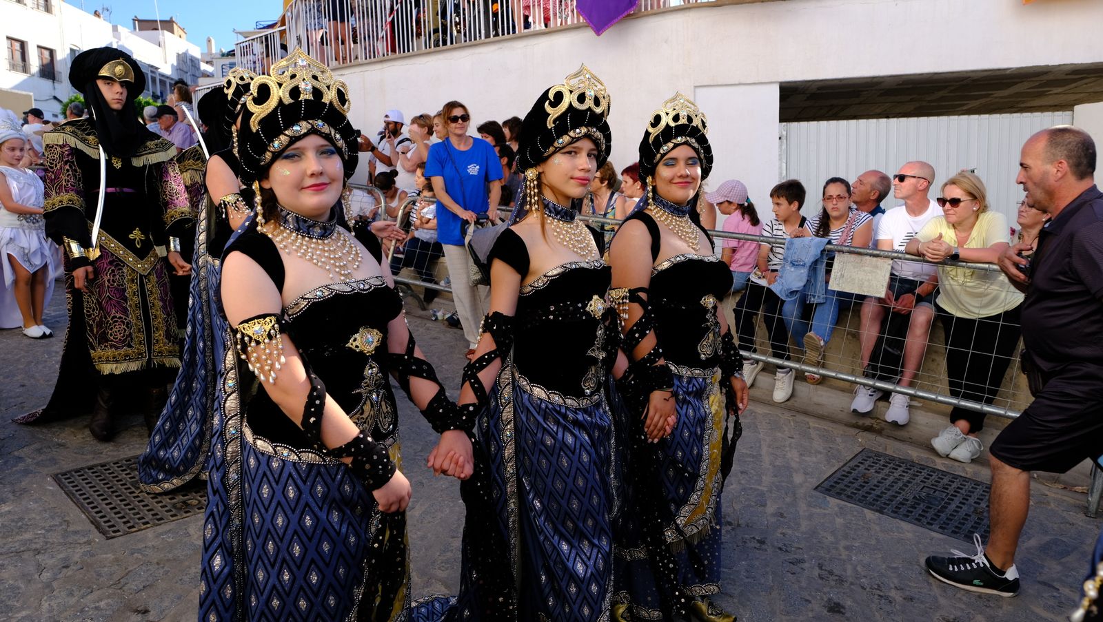 El espectacular desfile de Moros y Cristianos de Mojácar, en imágenes