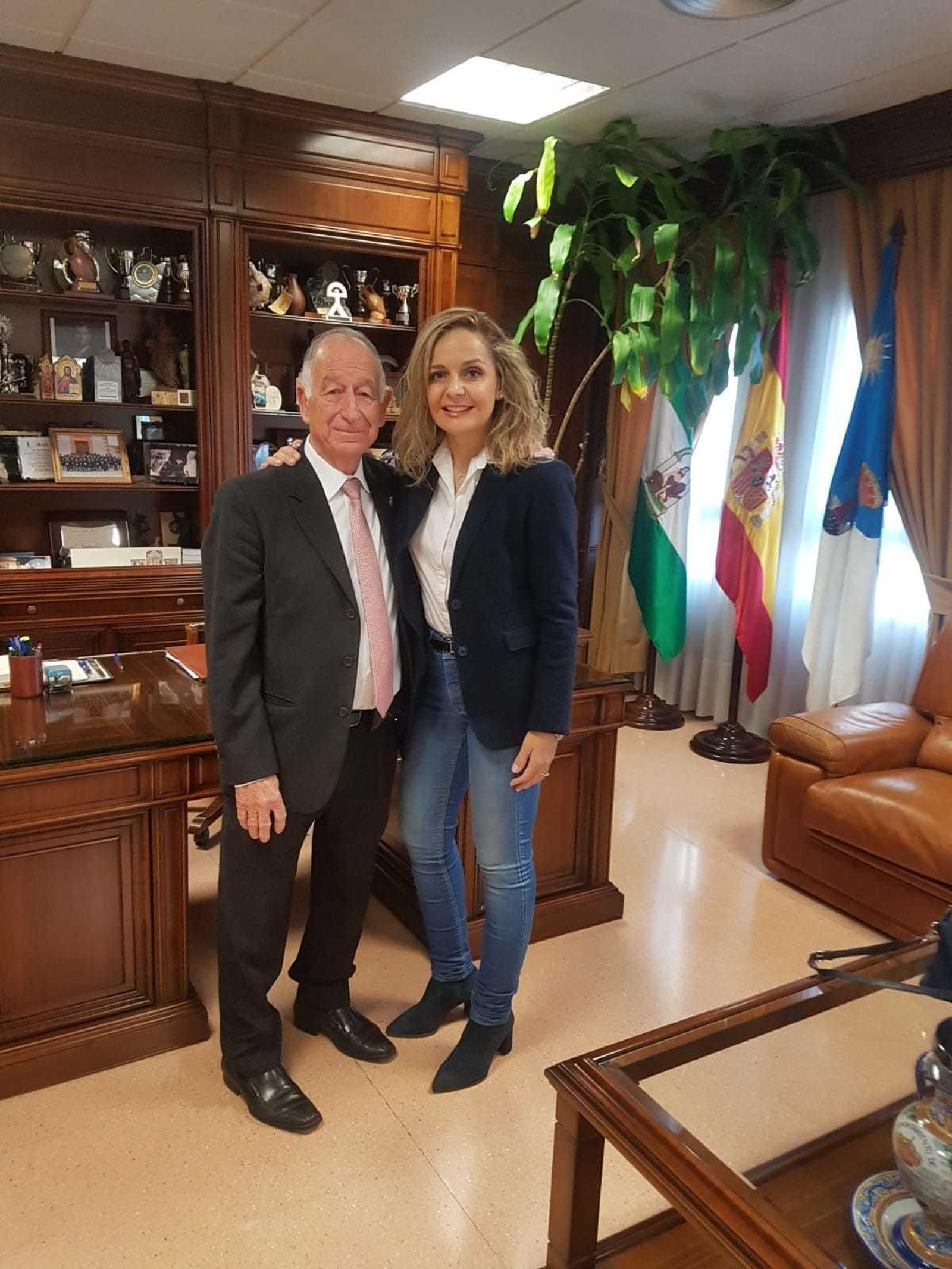 Reunión mantenida con Gabriel Amat ayer antes de partir a Sevilla Reunión mantenida con Gabriel Amat ayer antes de partir a Sevilla