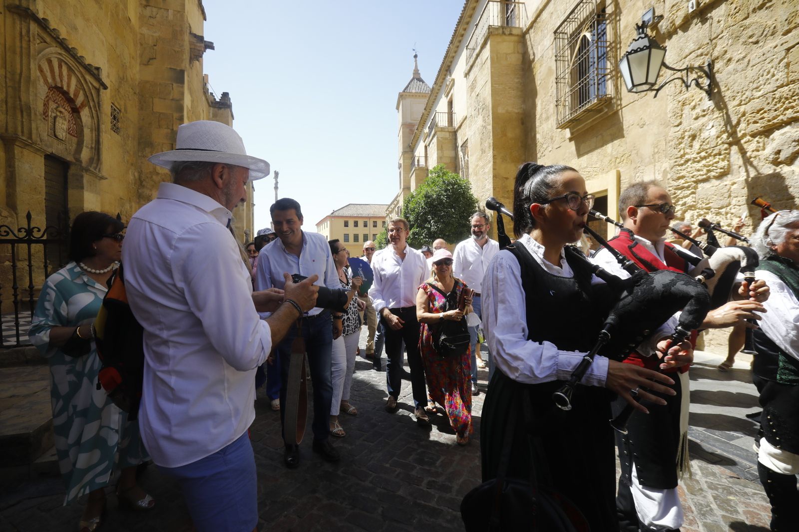 La visita de Núñez-Feijóo a Córdoba, en imágenes