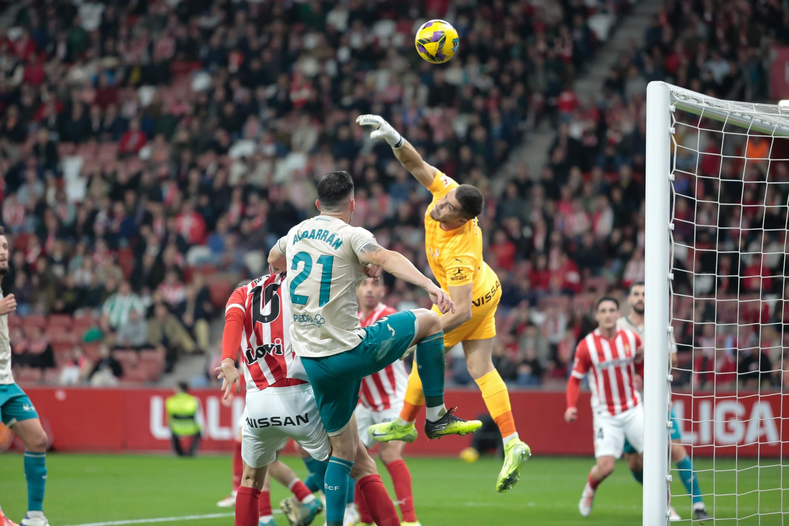 Las mejores fotos del Sporting de Gijón - Córdoba CF en El Molinón