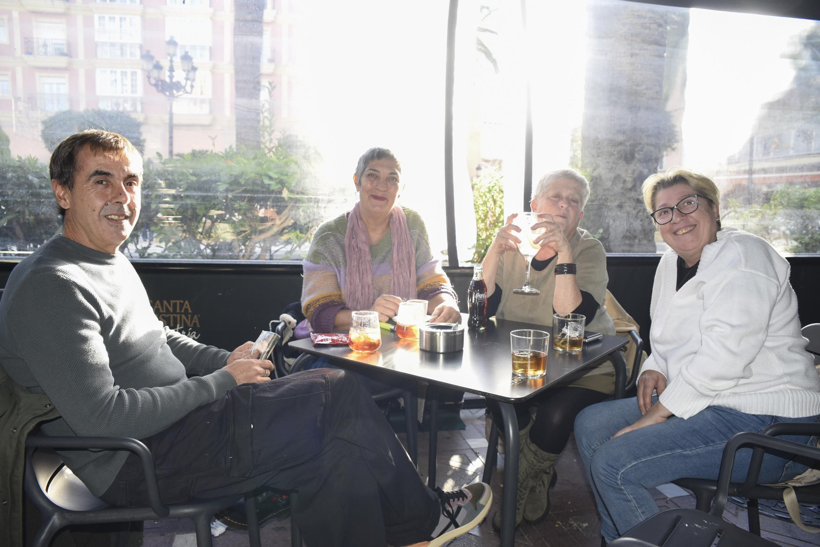 Búscate en las fotos del tardeo en el Día de la Constitución en La Línea