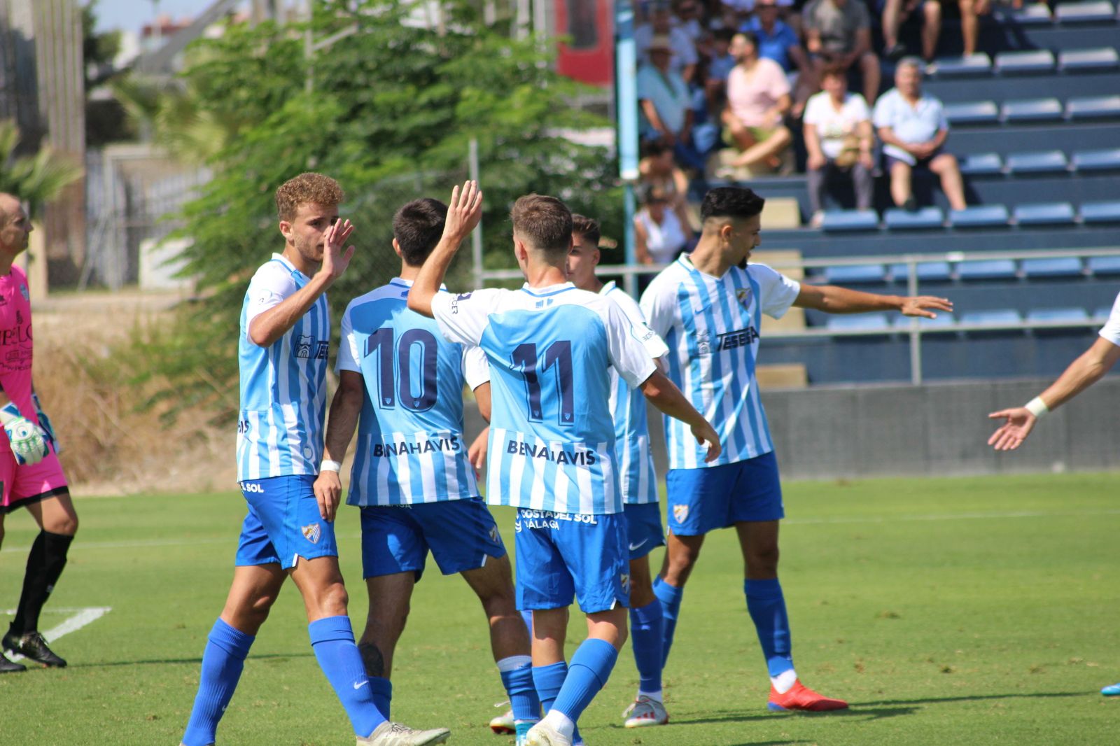 El Malagueño celebra un gol.