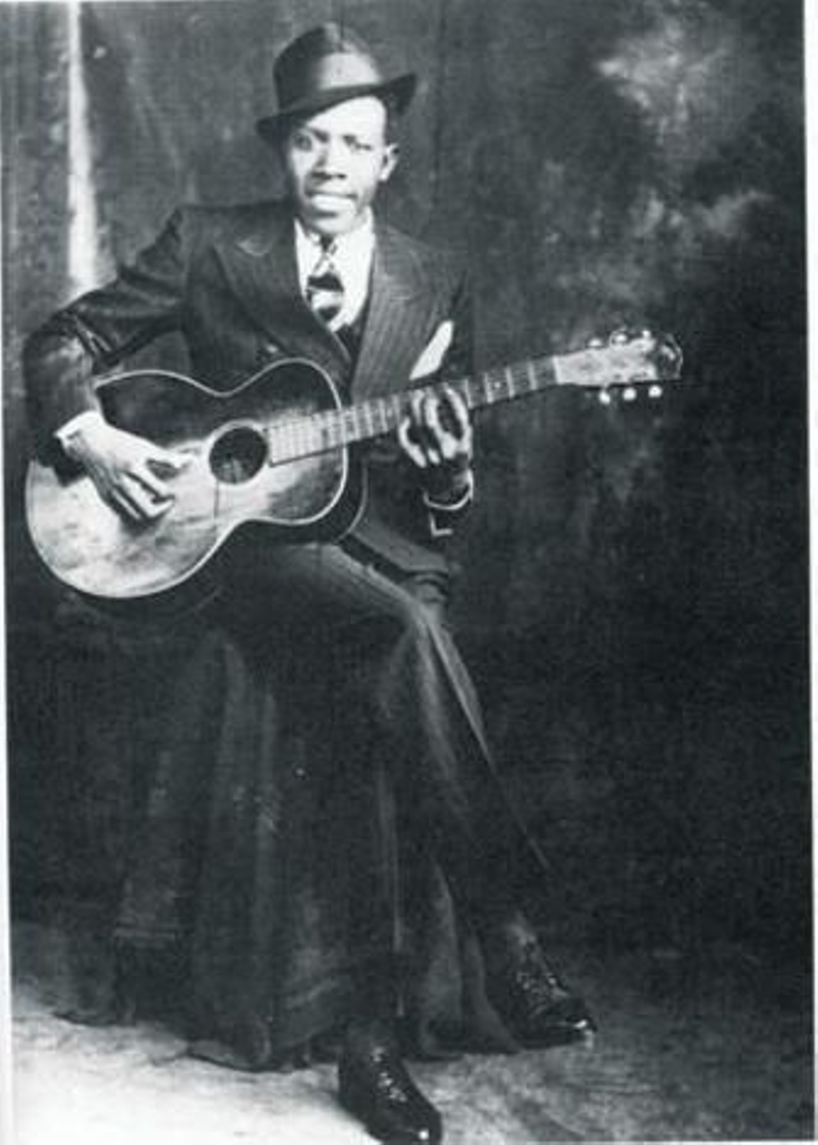 La imagen más conocida de las dos existentes de Robert Johnson.