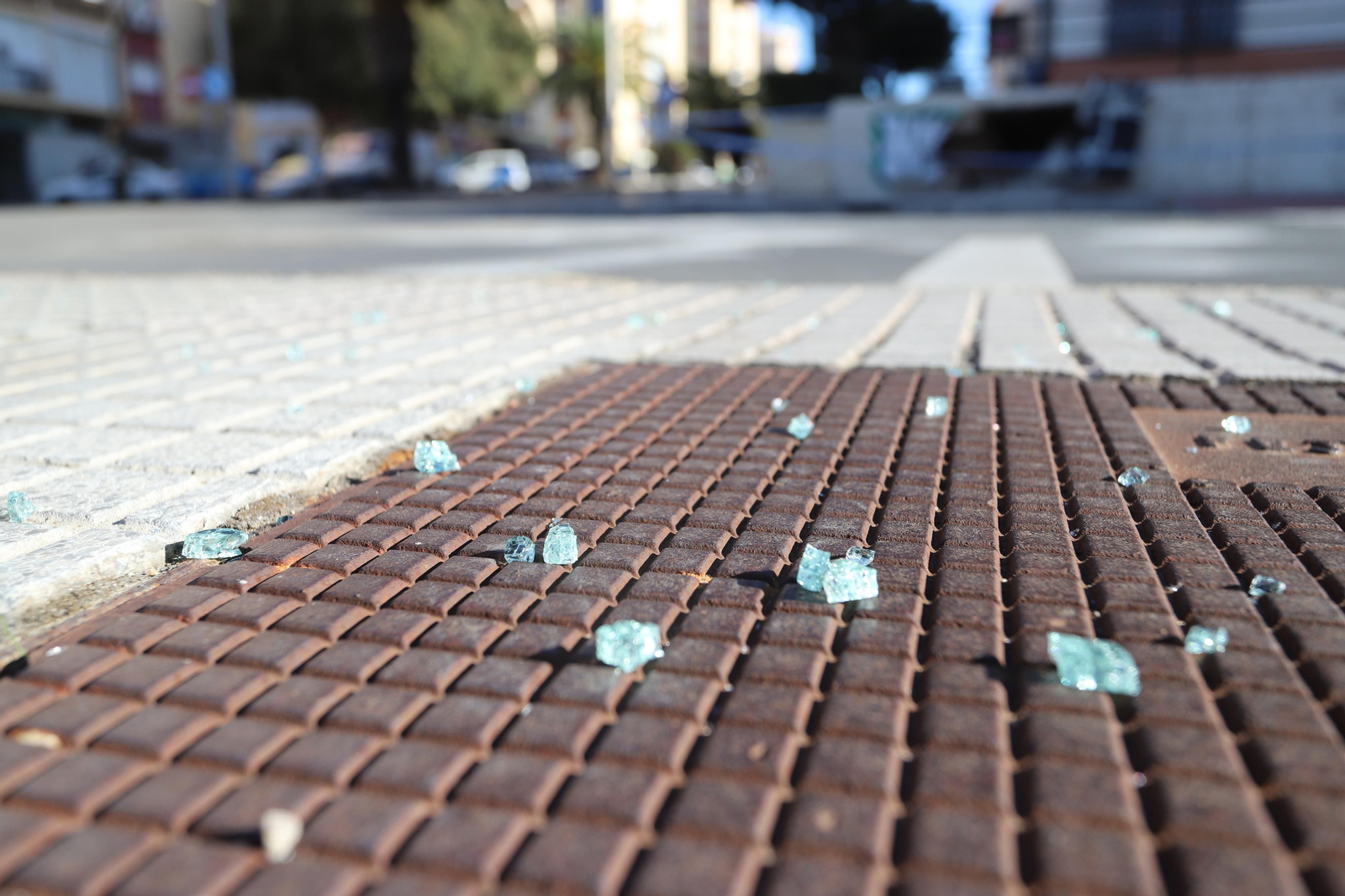 Imágenes del lugar del accidente que le costó la vida a una joven de 22 años en Fuerzas Armadas, Huelva