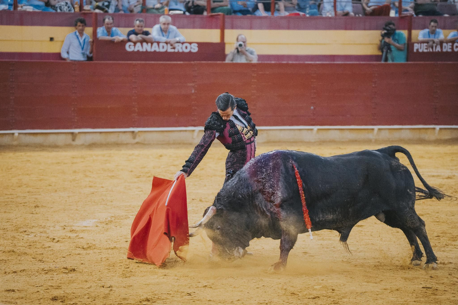 La segunda tarde de toros de la feria de Santa Ana de Roquetas, en imágenes