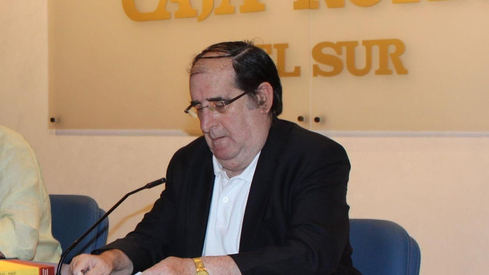 Vicente Parra en la presentación de uno de sus libros.