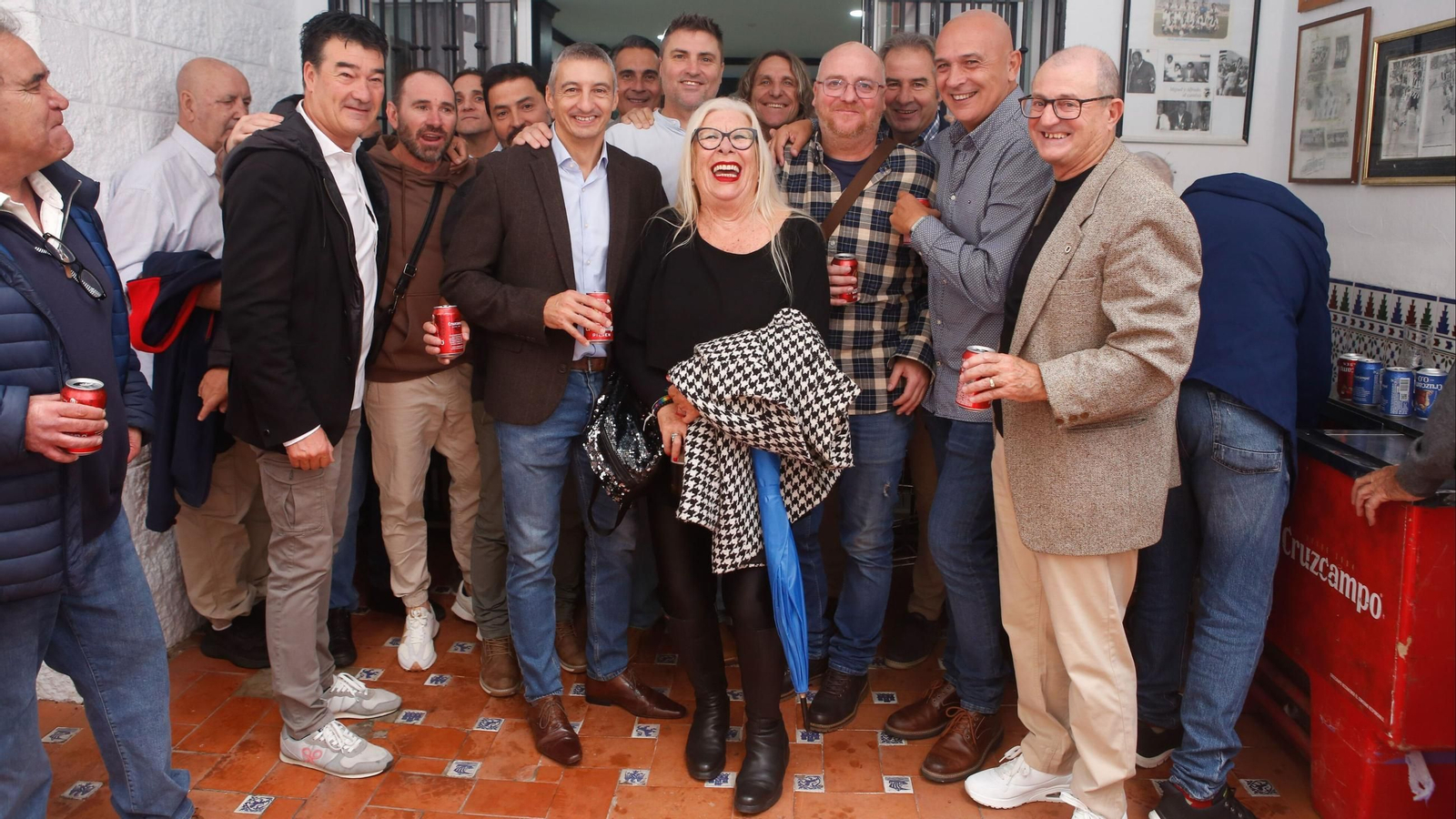 Participantes y allegados, en la Peña Balona