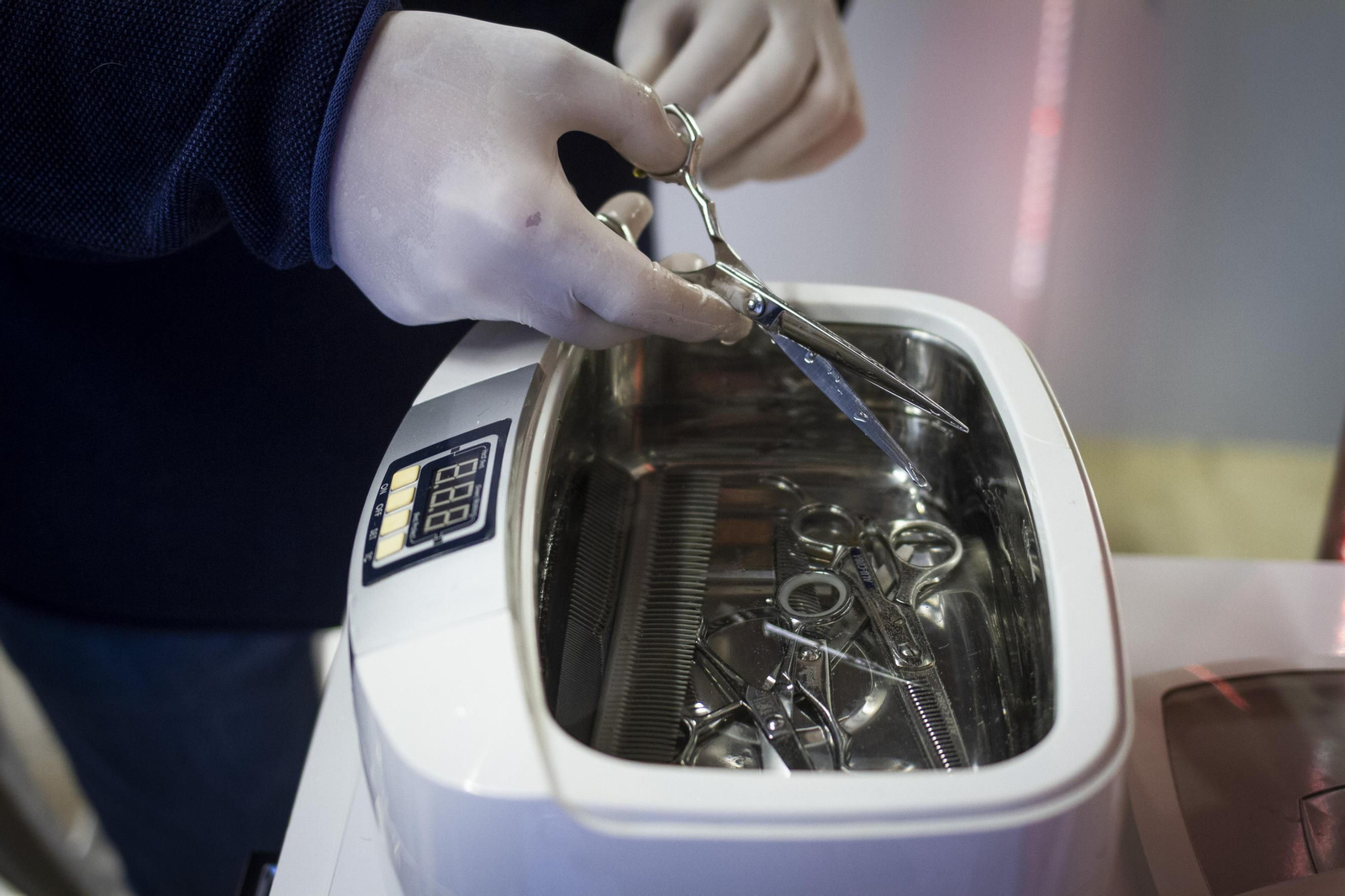 Una plataforma anuncia el cierre de las peluquerías de Granada el 20 de octubre para pedir una bajada del IVA