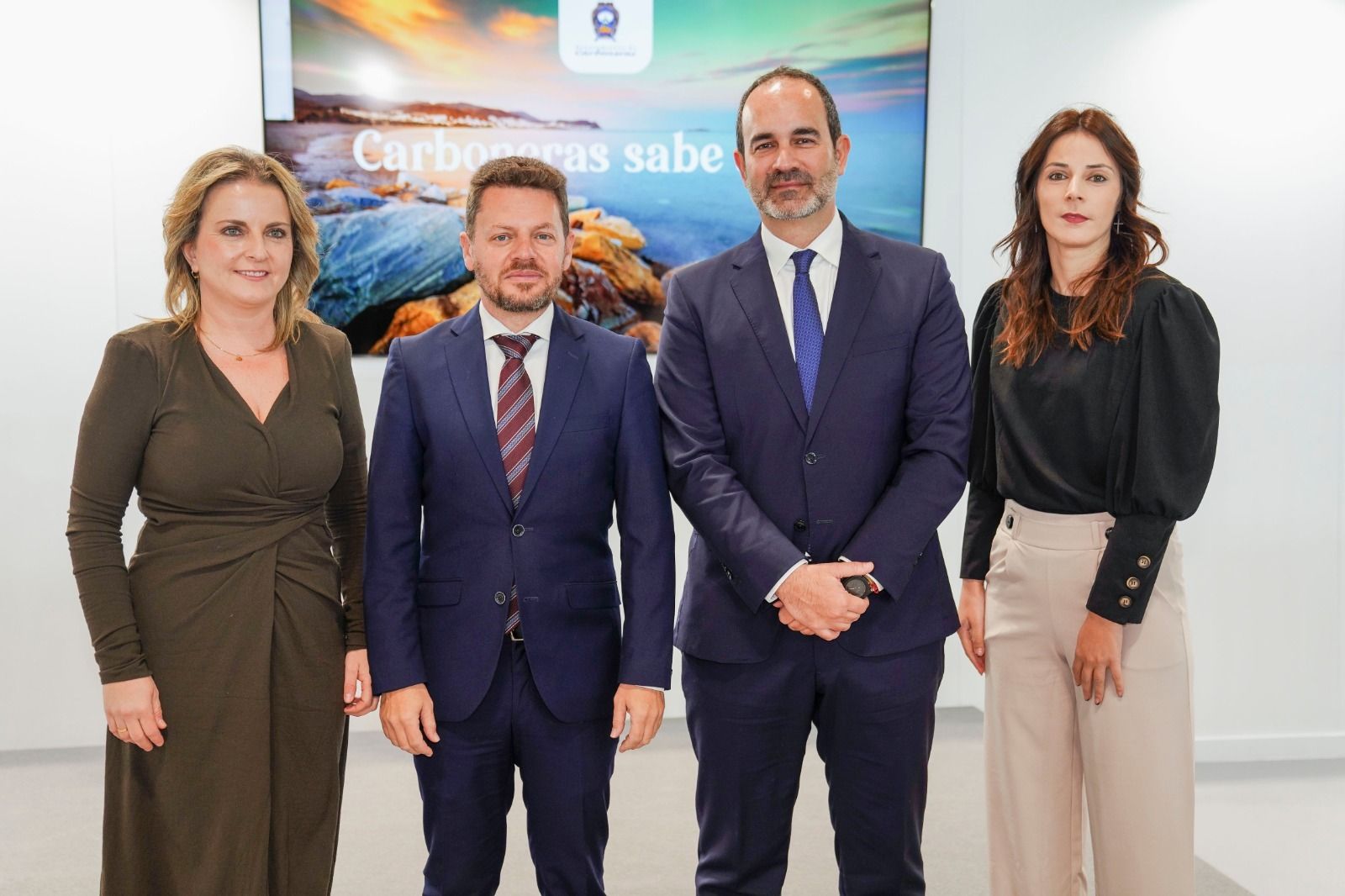 El alcalde de Carboneras ha presentado la oferta del municipio en Fitur.