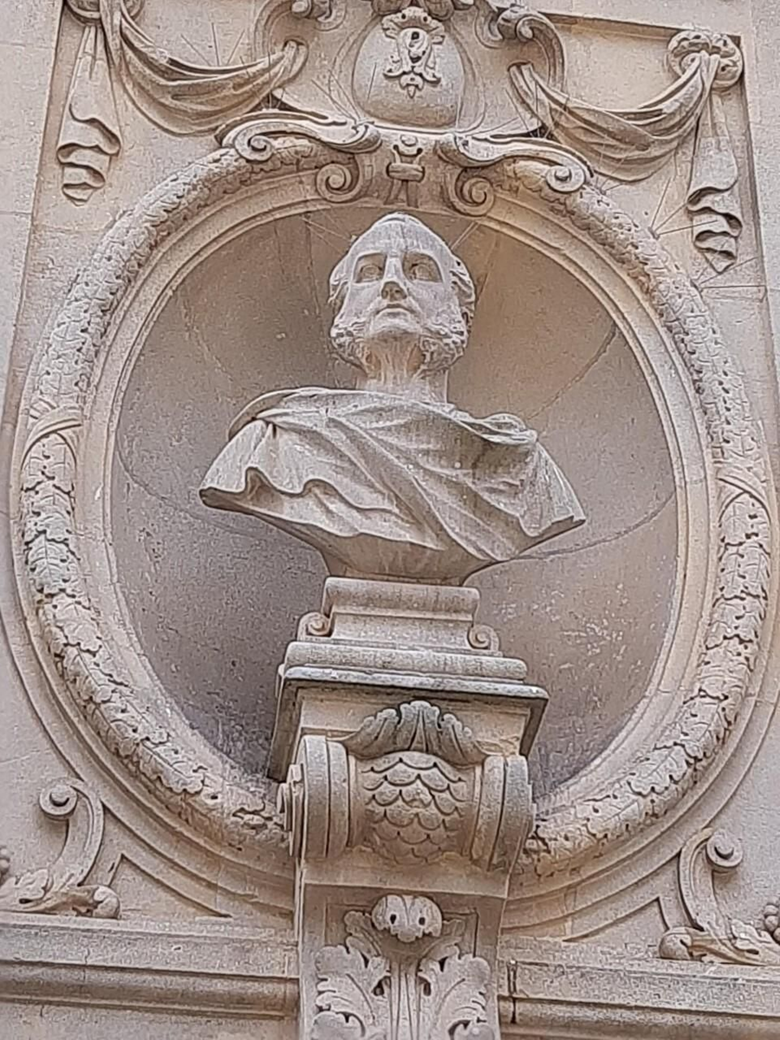 Busto de Julián María Pemartín Laborde.