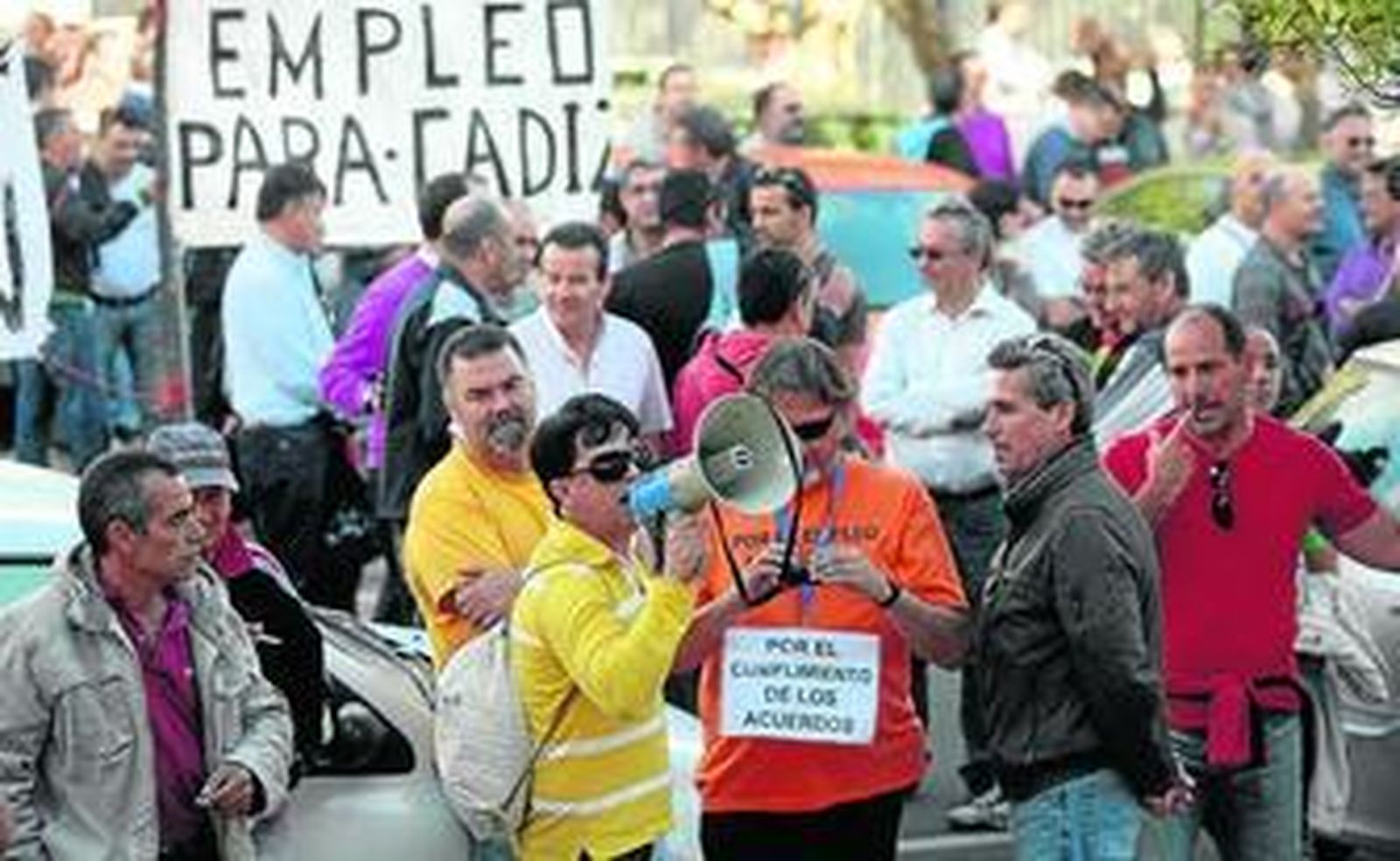 Los ex trabajadores de Delphi, la última vez que se concentraron en Sevilla frente a la Consejería de Empleo.