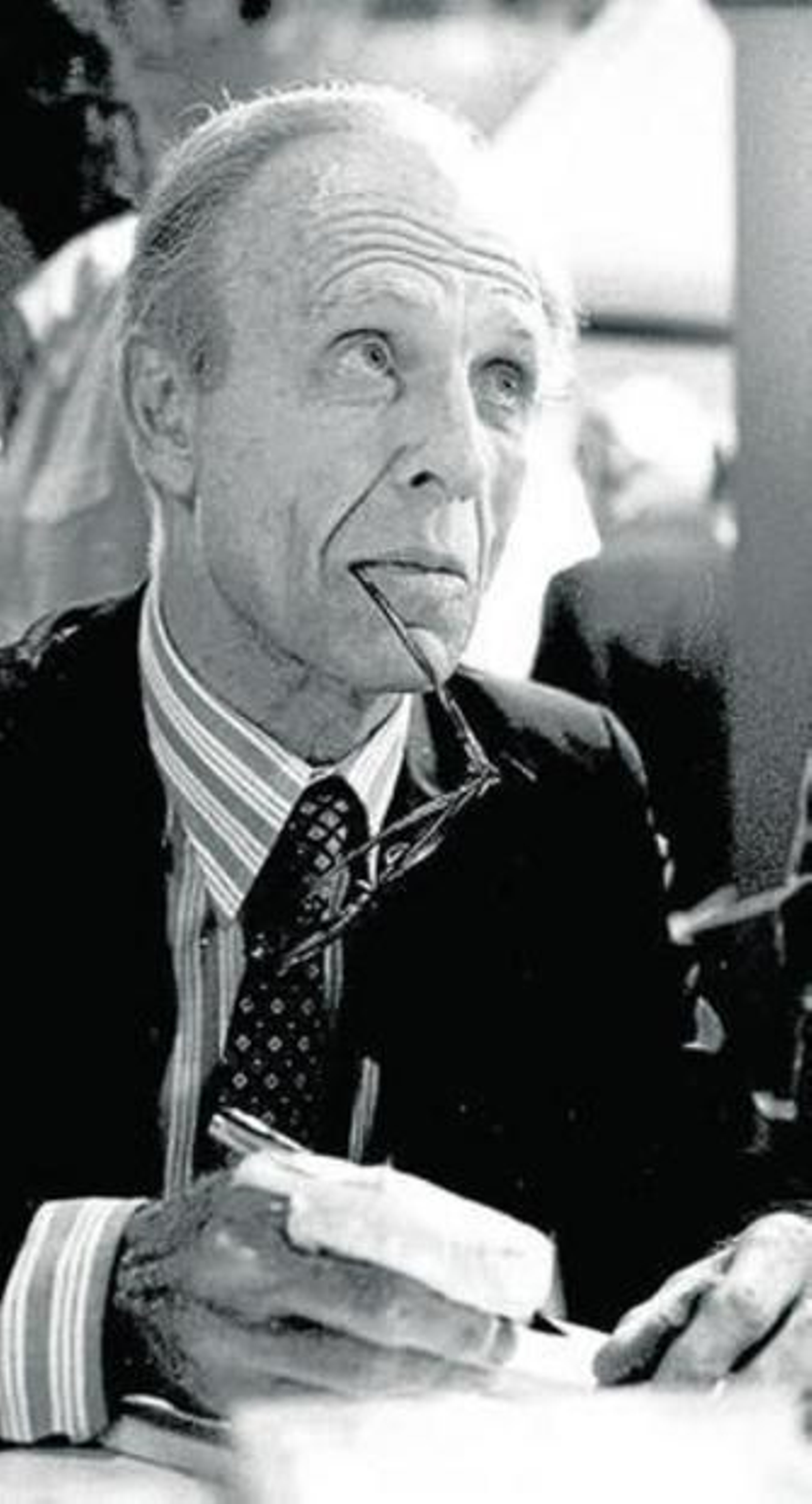 El narrador Adolfo Bioy Casares, en otra imagen.