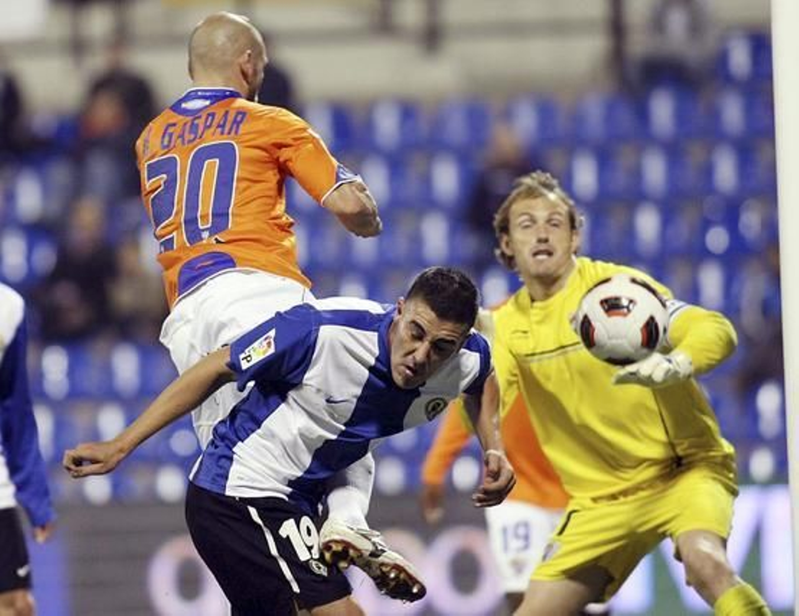 El Málaga empata 0-0 en casa del Hércules y tendrá la oportunidad de decidir la eliminatoria de dieciseisavos de la Copa del Rey en La Rosaleda. / LOF