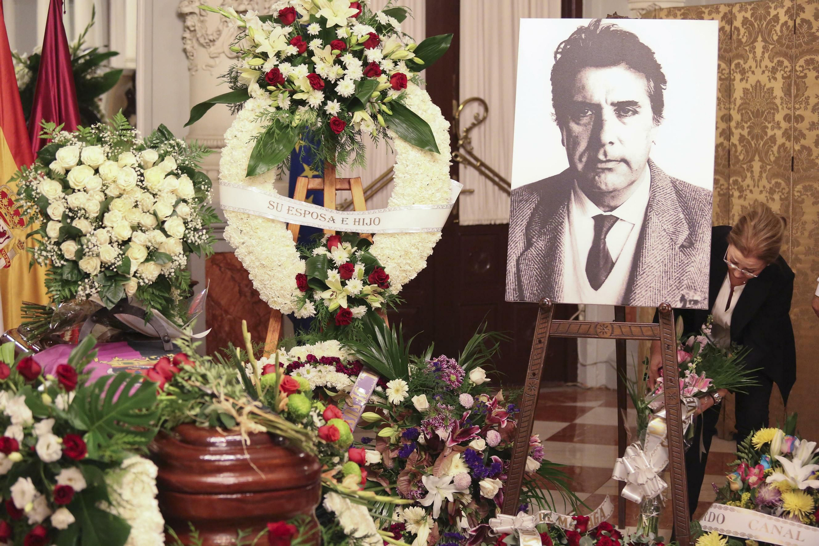 Las fotos de la capilla ardiente de Eugenio Chicano