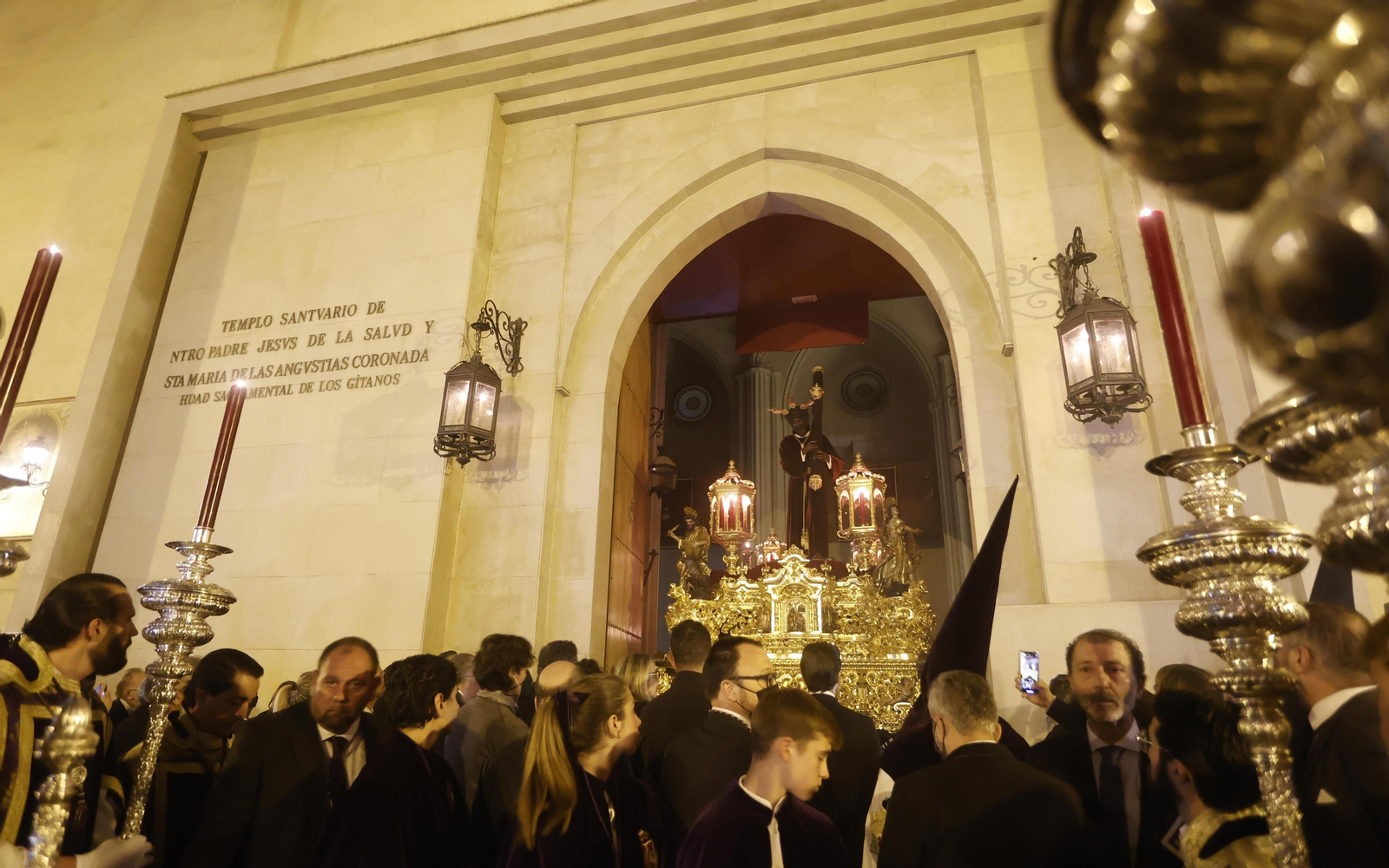 Las imágenes de la salida de la hermandad de los Gitanos