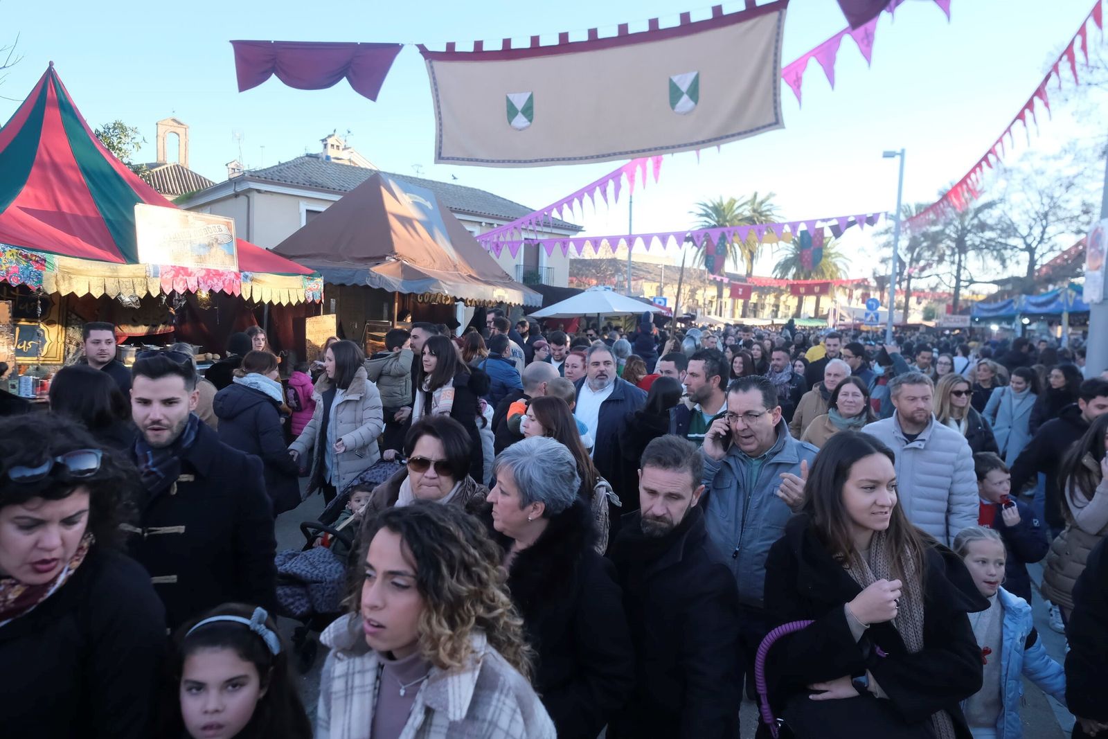 Segunda jornada del Mercado Medieval de Córdoba, en fotografías