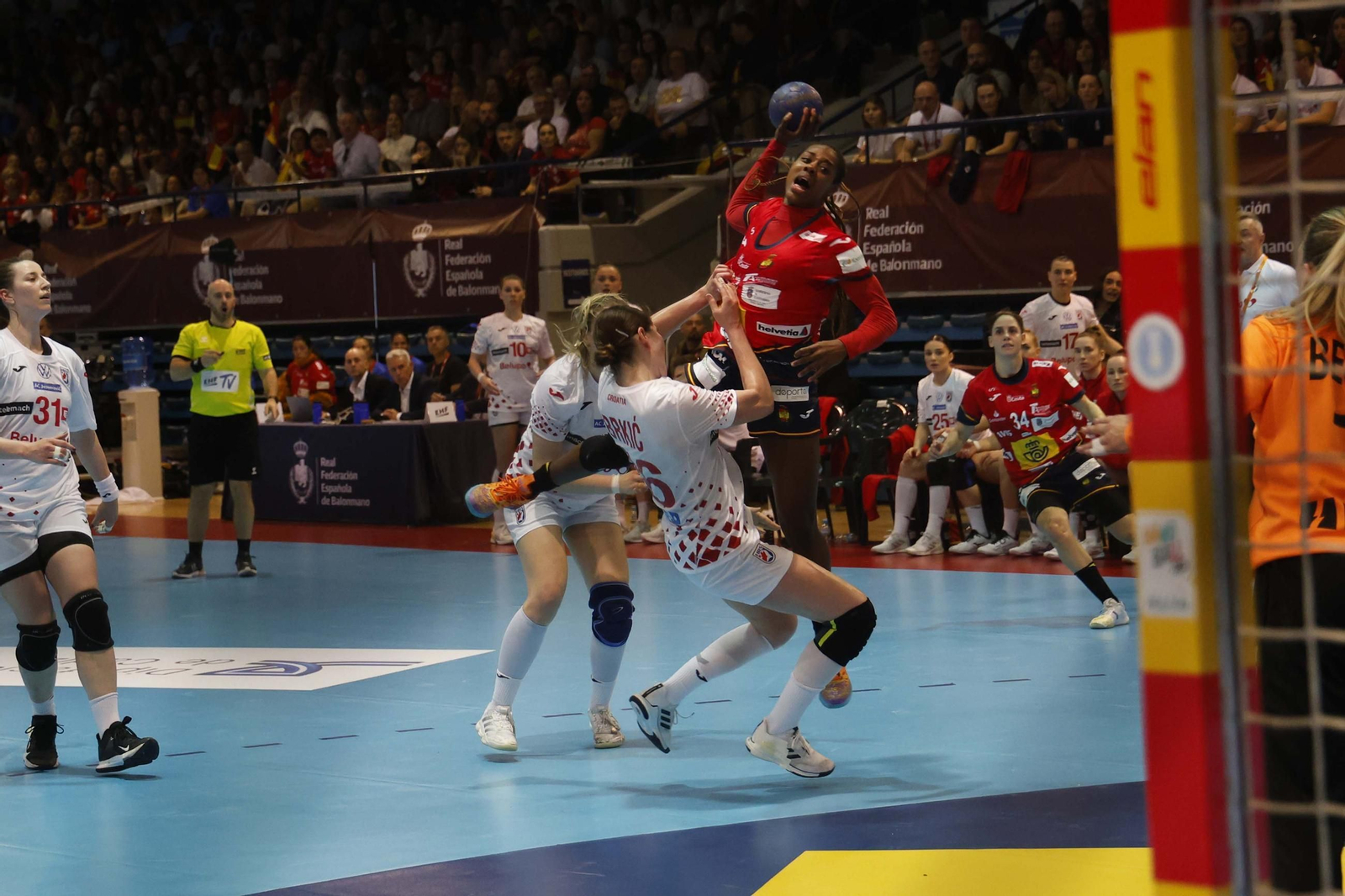 Las fotos del España Croacia de clasificación para el Mundial femenino de balonmano, en Algeciras