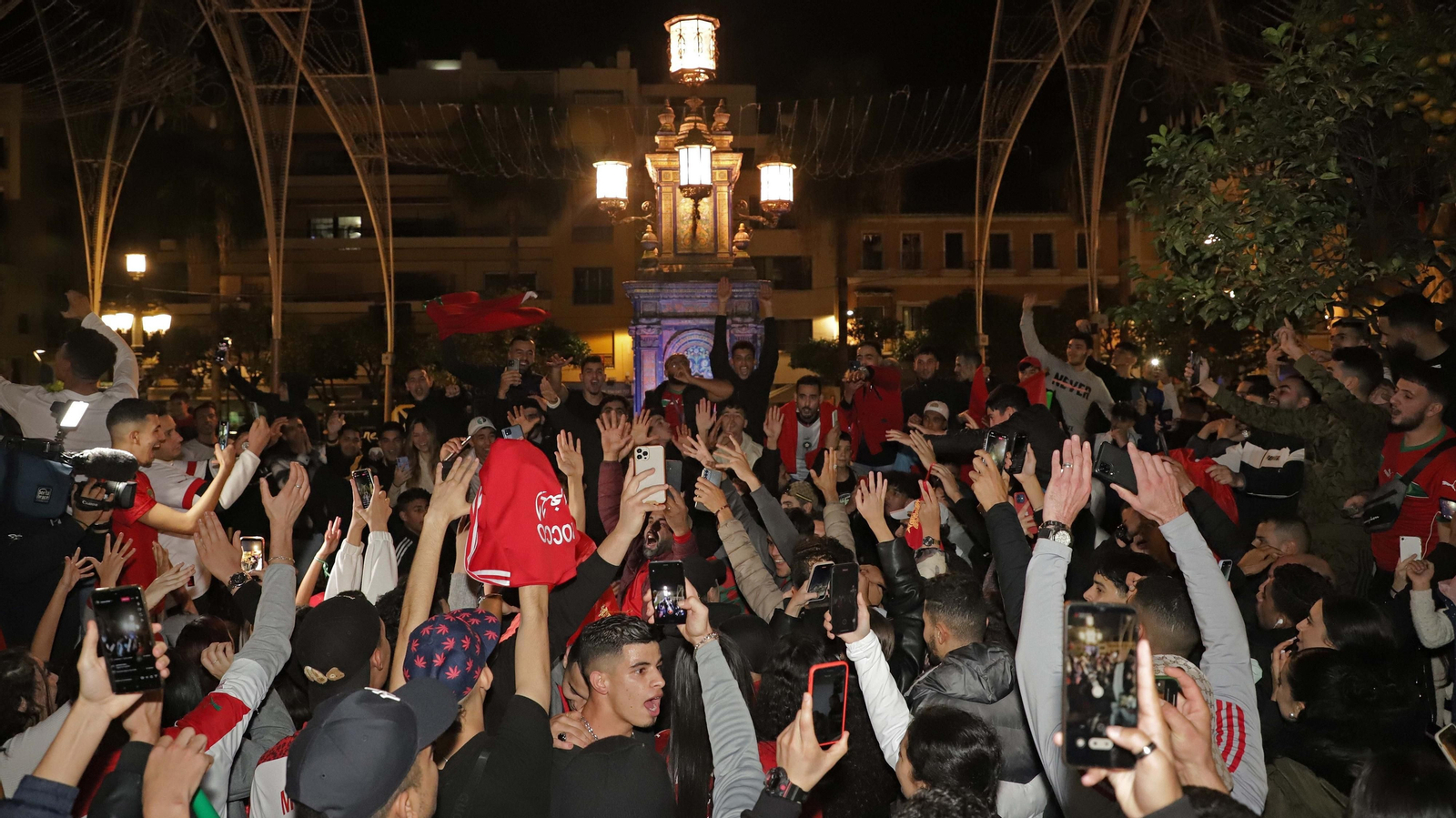Fotos de la celebración en Algeciras de la victoria de Marruecos sobre España en Qatar