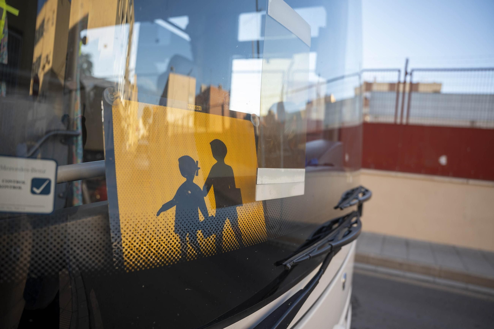 Primer día de colegio en el CEIP San Valentín de Almería, en imágenes