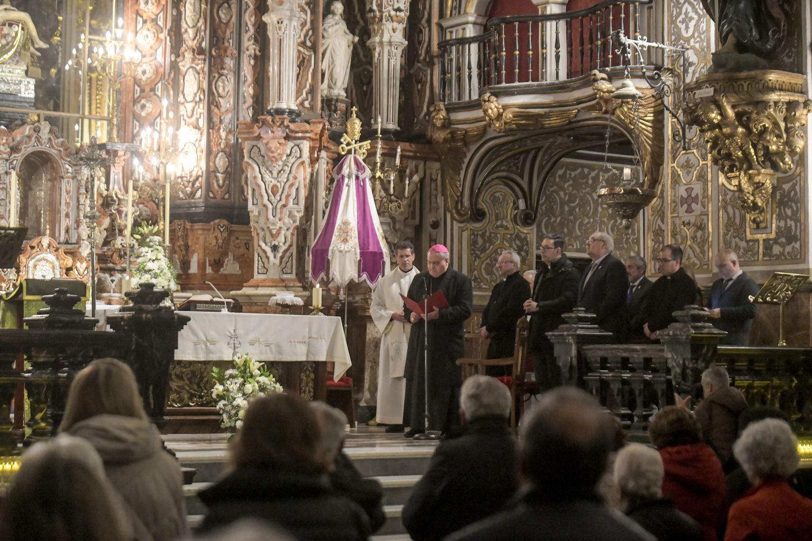 Así ha sido el rosario por la salud del Papa en Granada