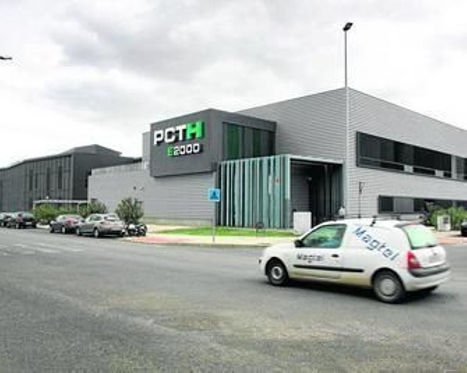 El edificio 2000 del PCTH y, al fondo, el 7000, que aún no ha abierto sus puertas.