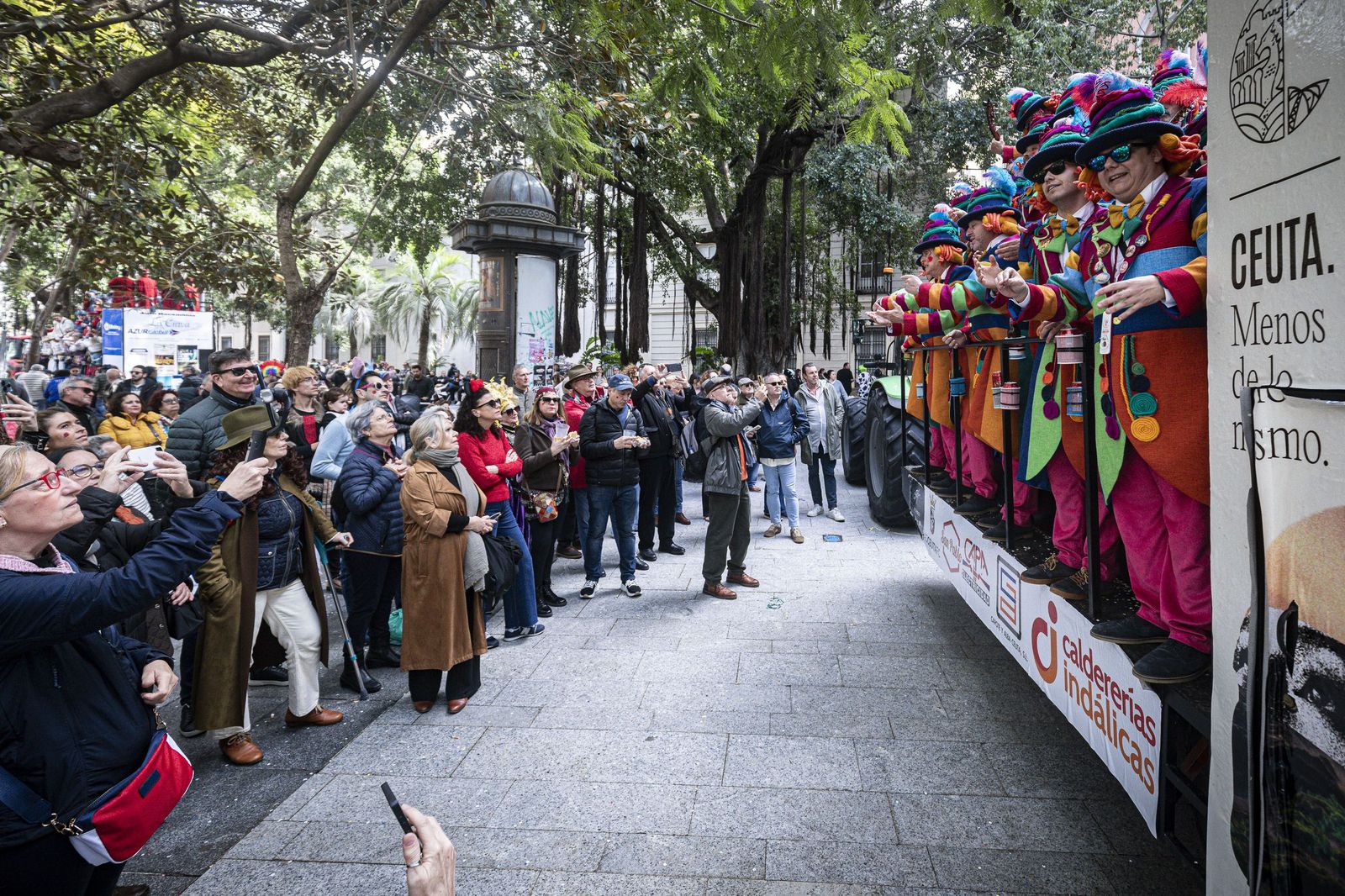 Las mejores imágenes del lunes de Carnaval de Cádiz 2026