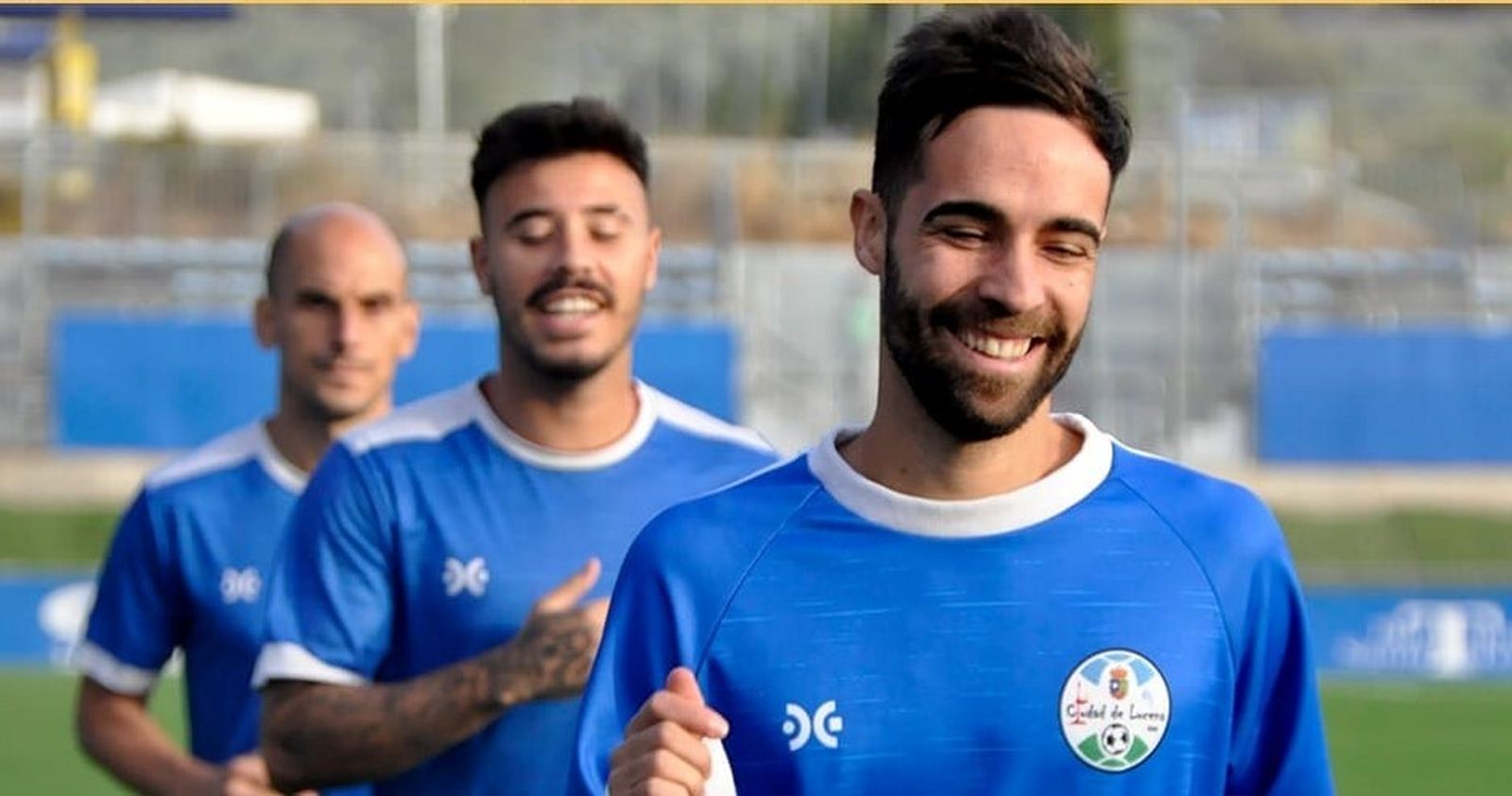 Dani del Moral, en primer plano, durante un entrenamiento del Ciudad de Lucena.
