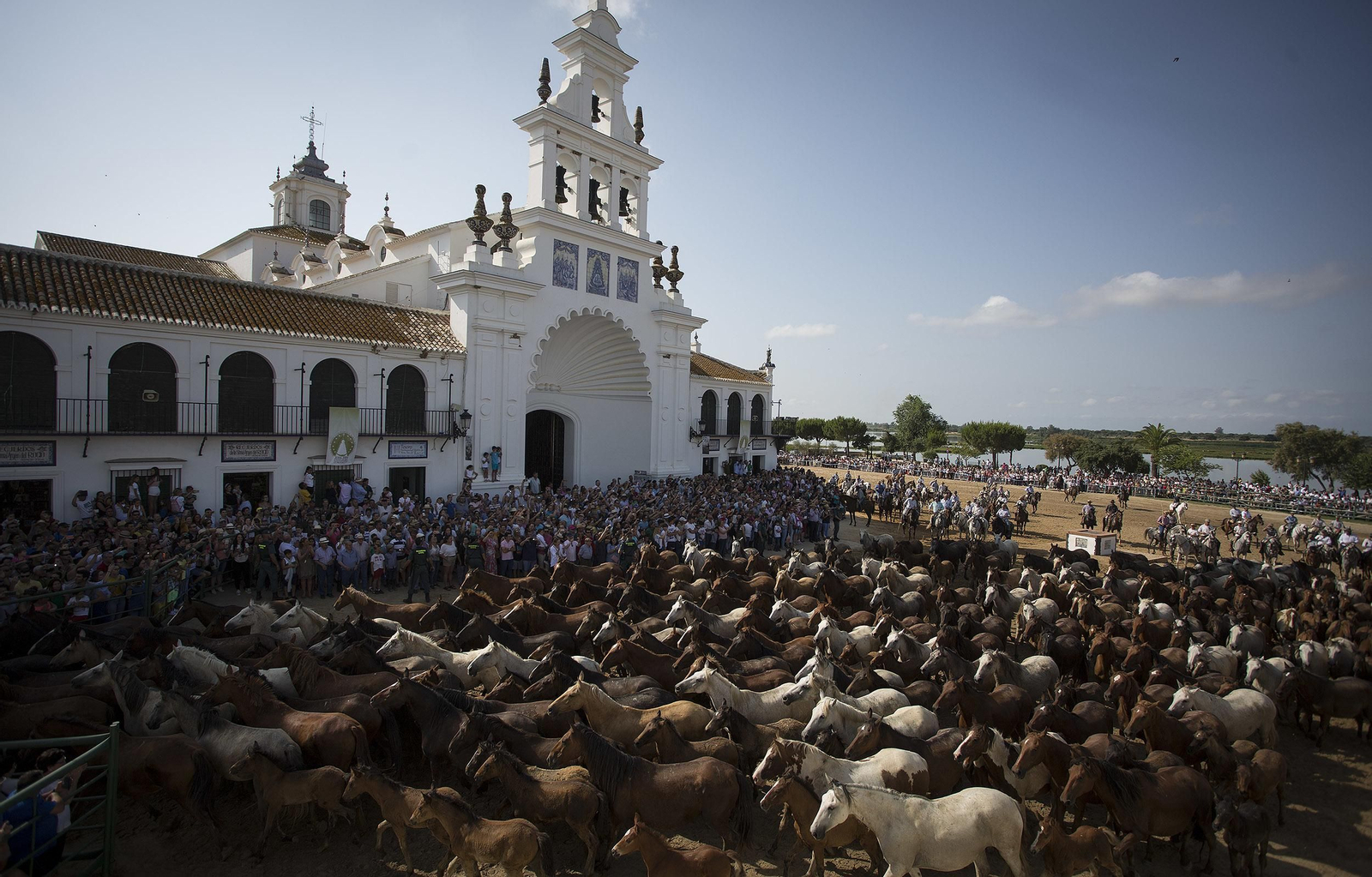 La tradicional y ancestral 'Saca de las  Yeguas', en imágenes