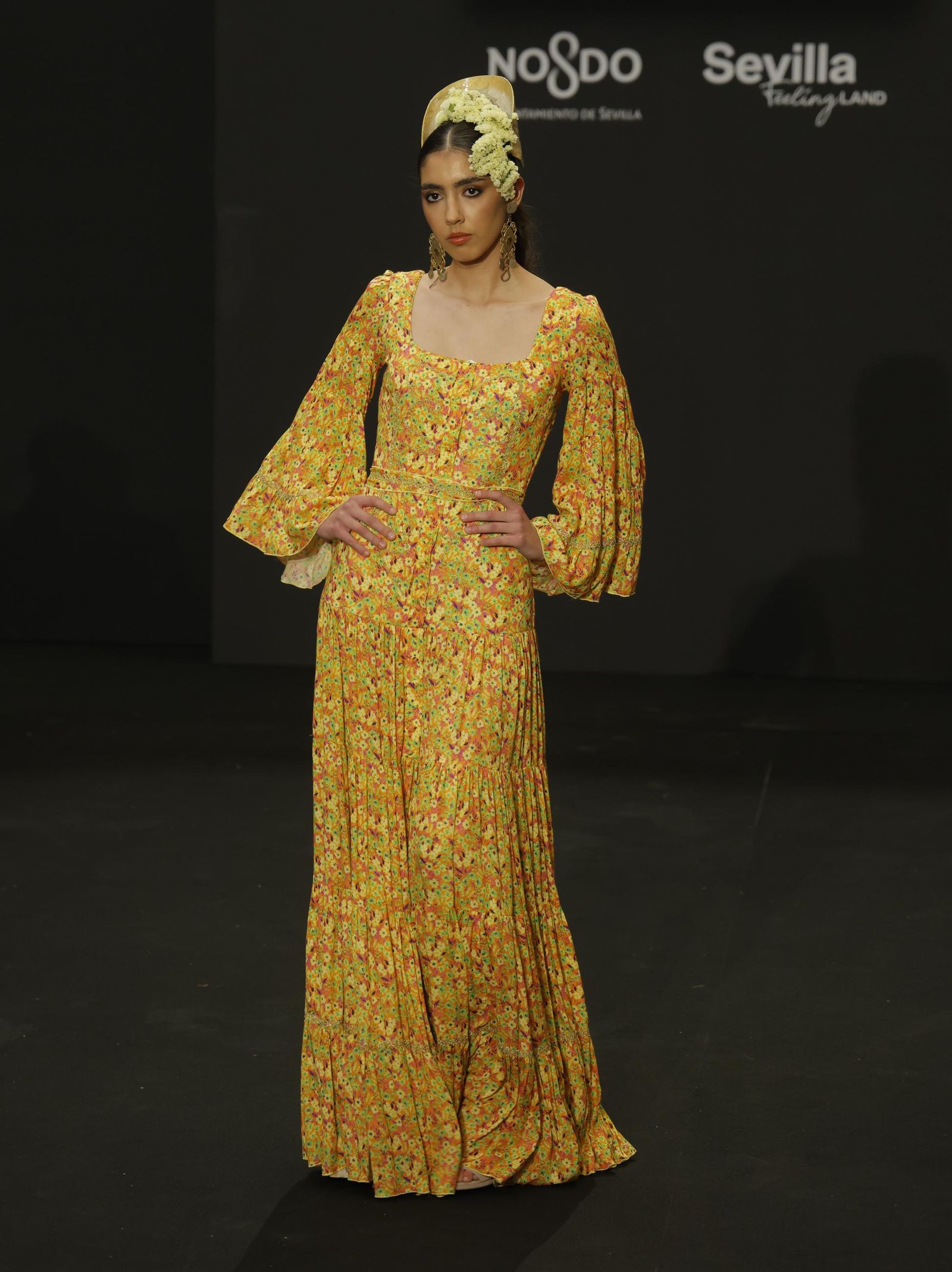 Emprende Lunares, el desfile de moda flamenca de Ángeles de María, que anticipa la Feria de Abril: todas las fotos.