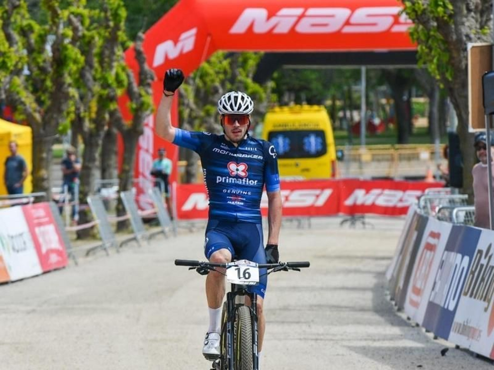 Jofre Cullell atravesaba la meta en primera posición