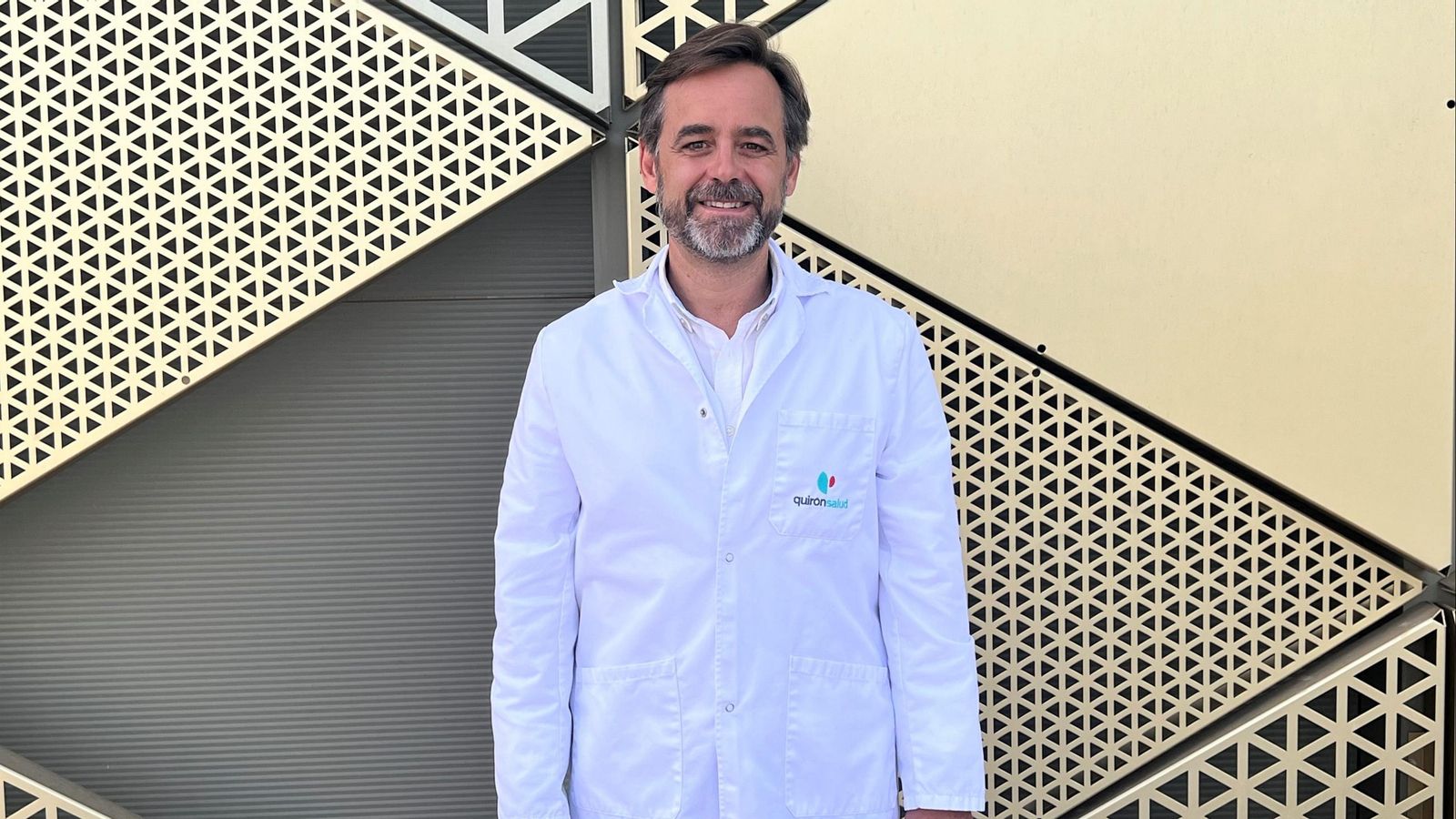 Manuel Romero, jefe del Servicio de Reumatología del Hospital Quirónsalud Córdoba.