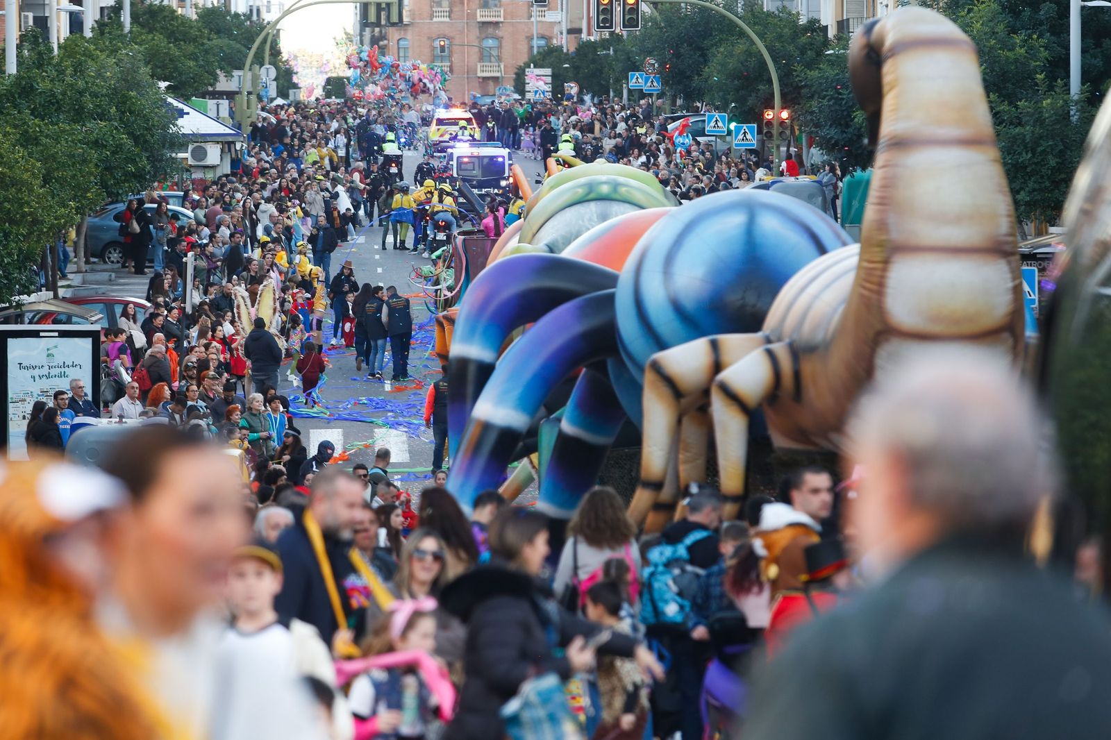Búscate en las fotos de la cabalgata del Carnaval de Algeciras 2026