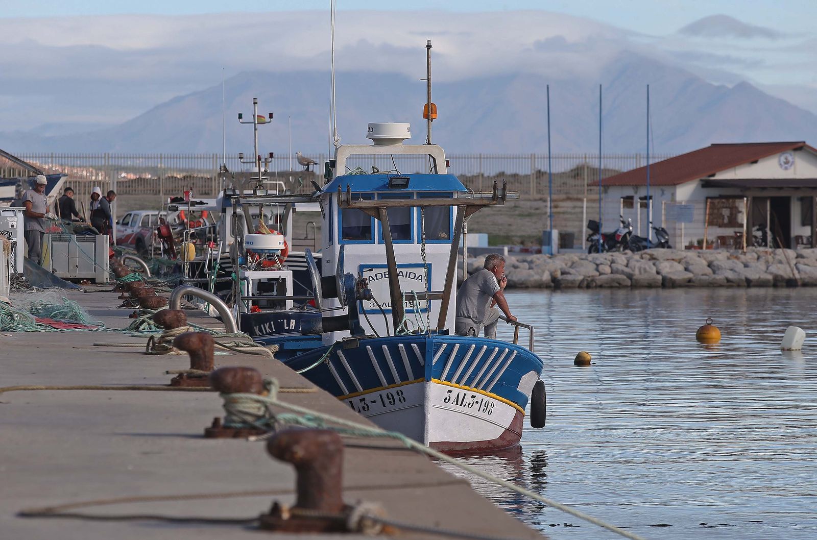 El puerto pesquero de La Línea, en imágenes