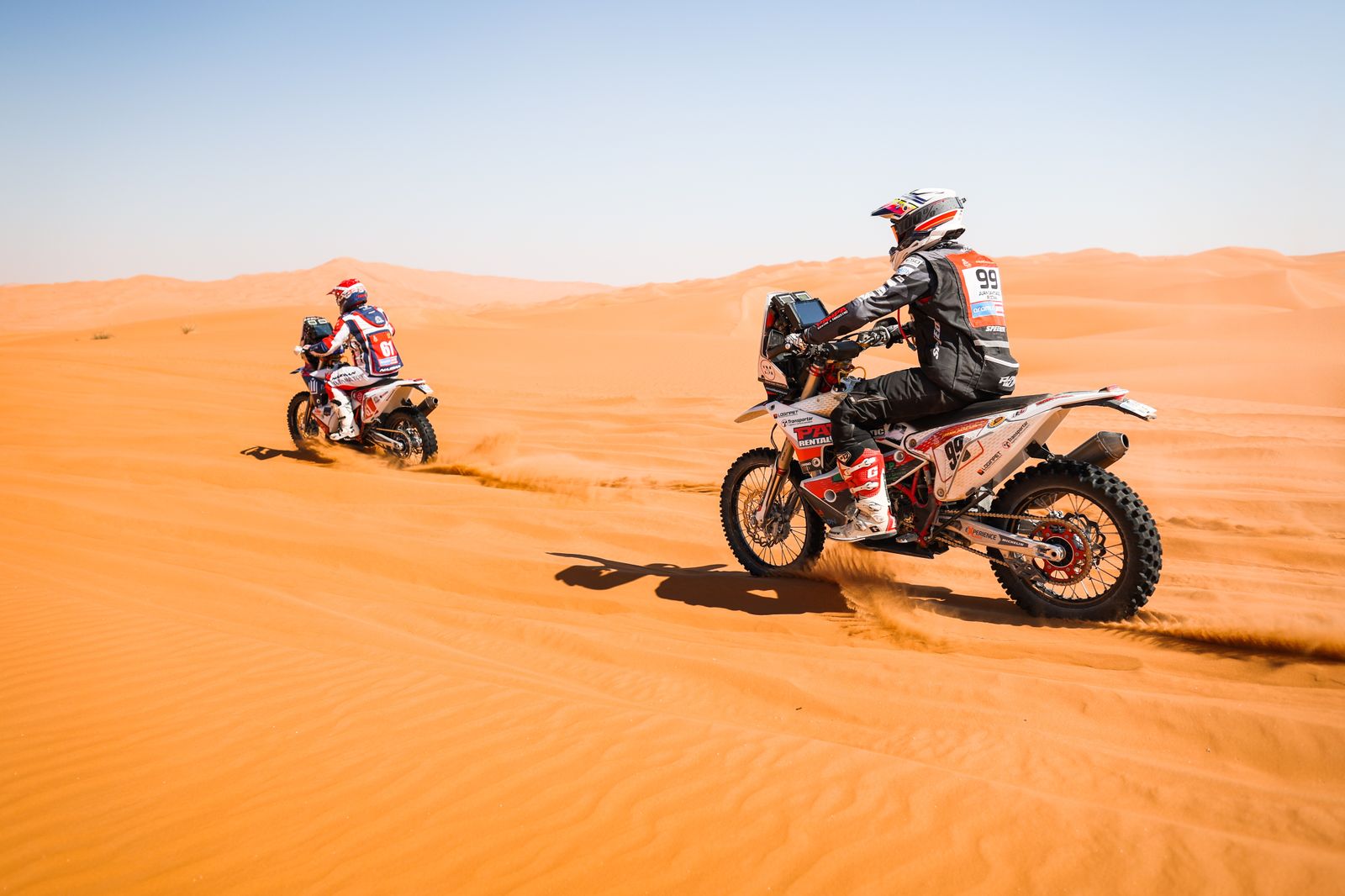Las espectaculares imágenes del Dakar por las dunas