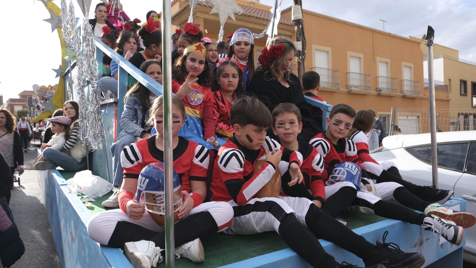 Imágenes de las carrozas de la Fiestas de San José de Benahadux