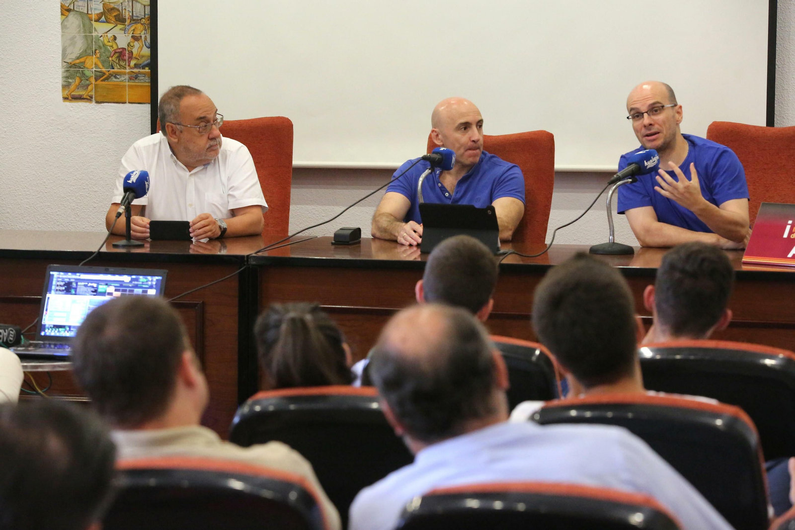Alfredo Relaño, Julio Maldonado y Alexis Martín en el curso de periodismo deportivo.