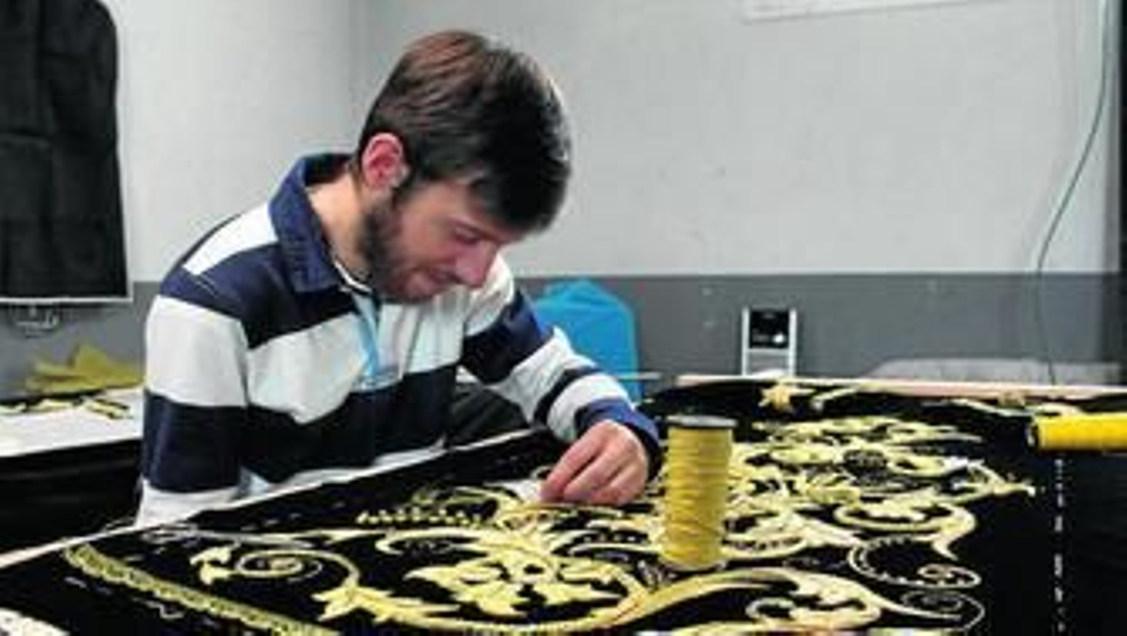 El proceso de elaboración de cada pieza es muy laborioso y se realiza de forma artesanal.