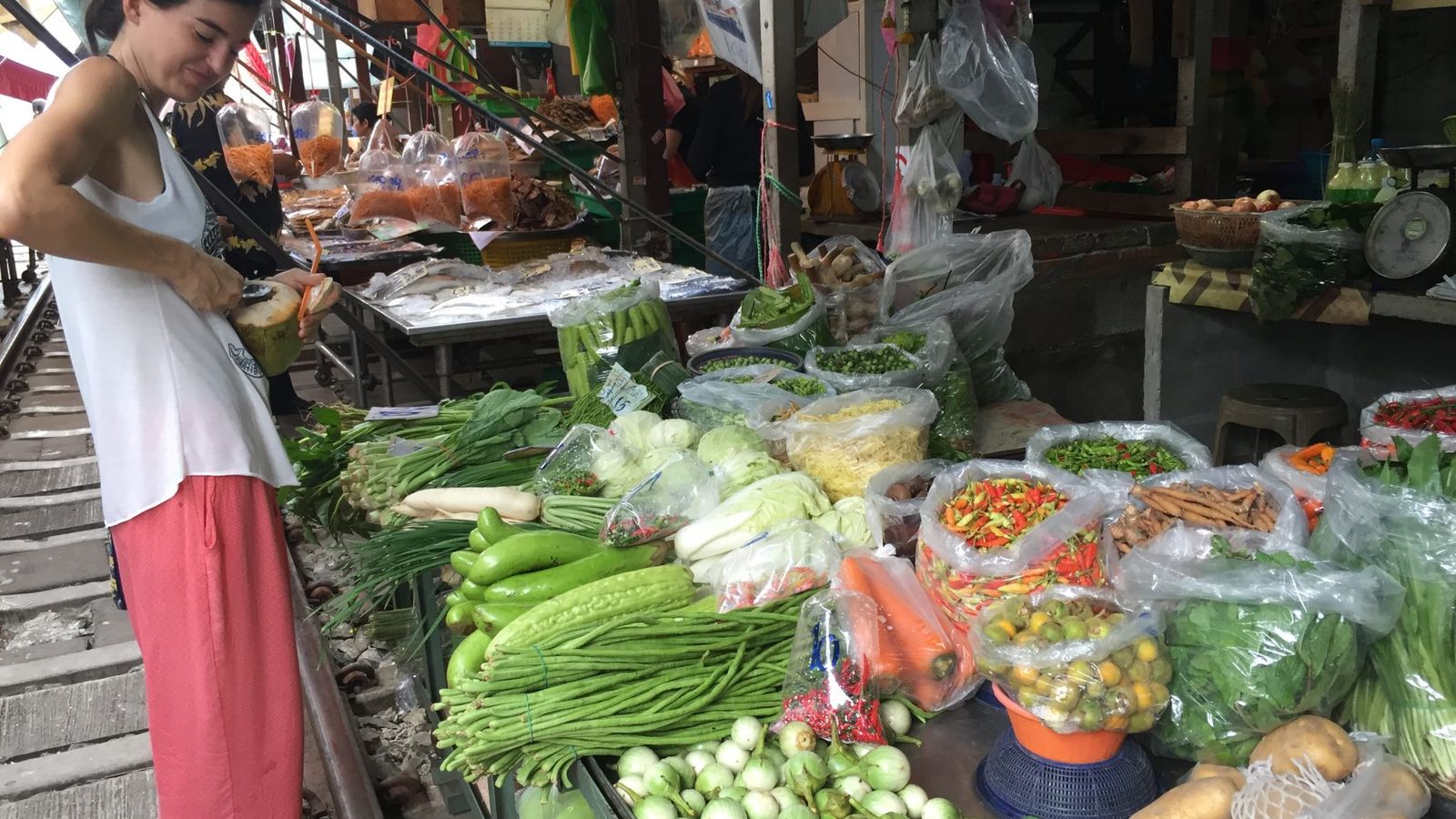 Mercado de frutas, verduras y flores, los productos preferidos por la cocina sostenible.