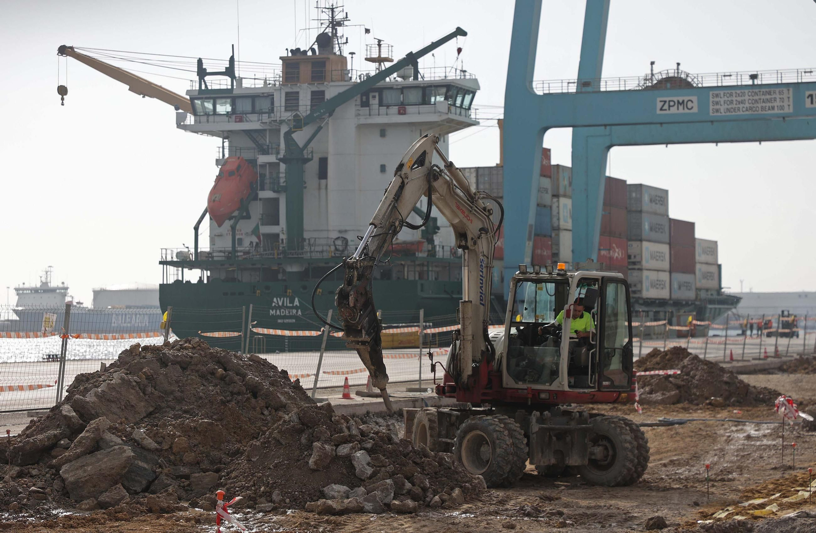 Fotos del proyecto de asfaltado de APM Terminals Algeciras.