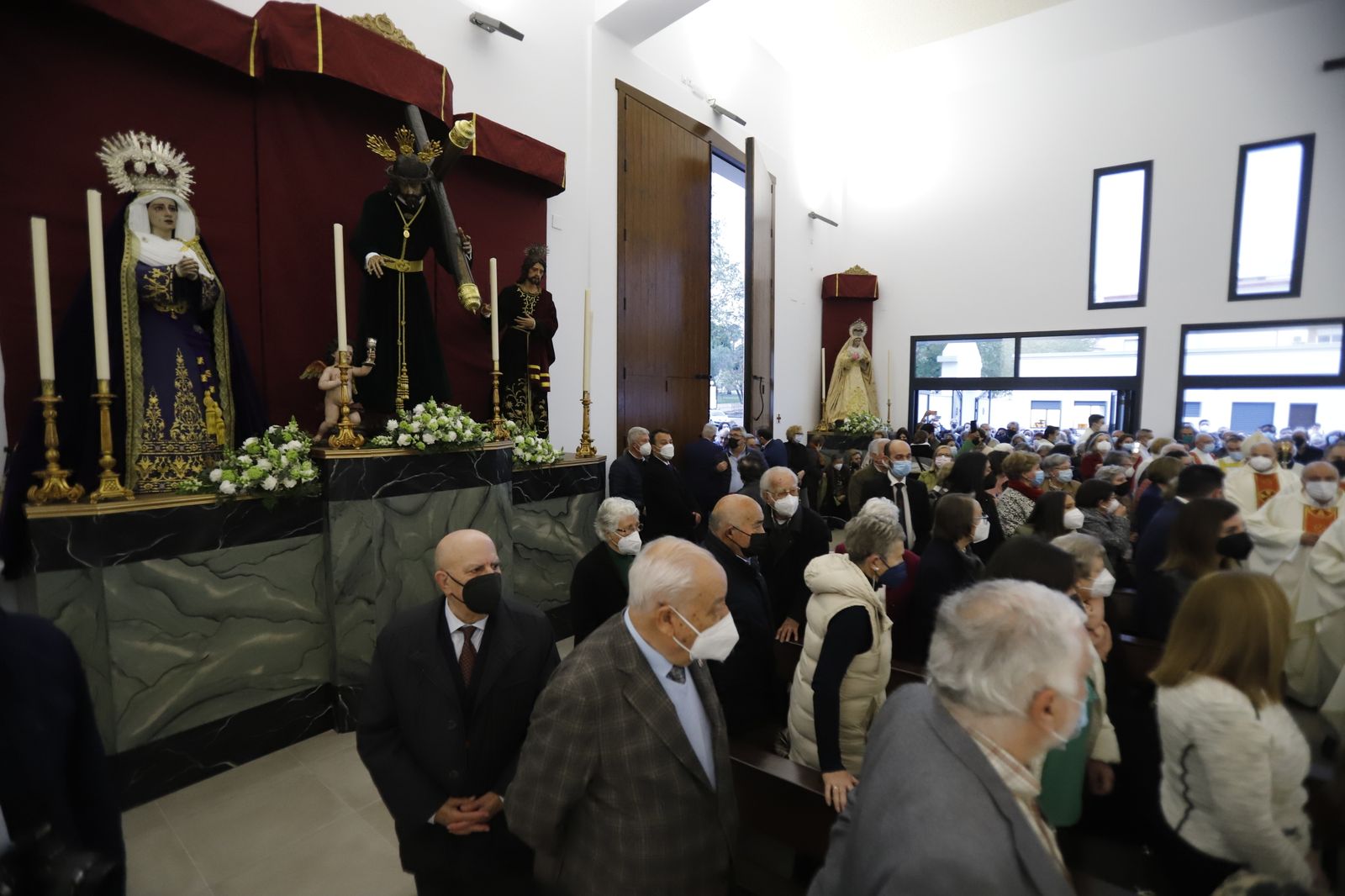 Imágenes de la consagración de la parroquia Cristo Sacerdote