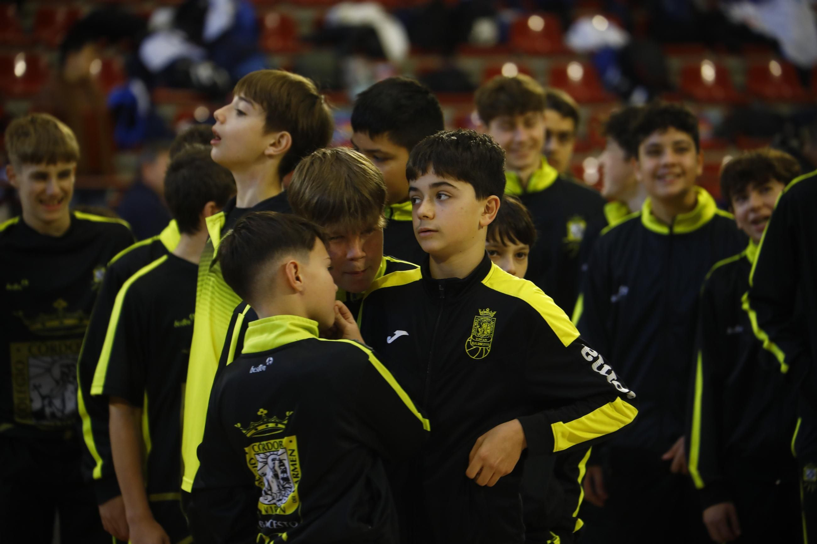 Las mejores fotos del ambiente en Vista Alegre para el Coto Córdoba - Zornotza