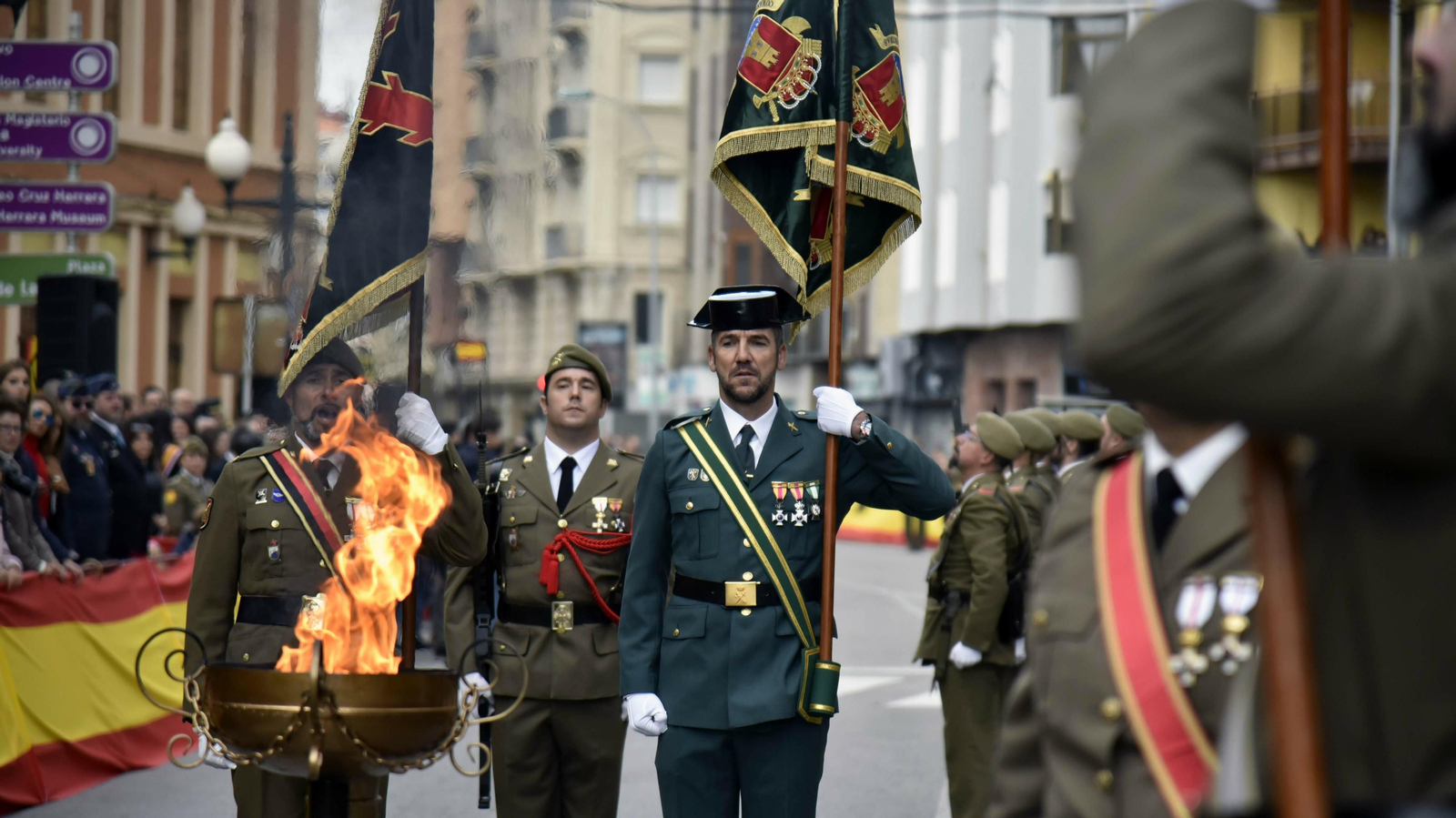 Las mejores fotos de la jura de bandera civil en La Línea