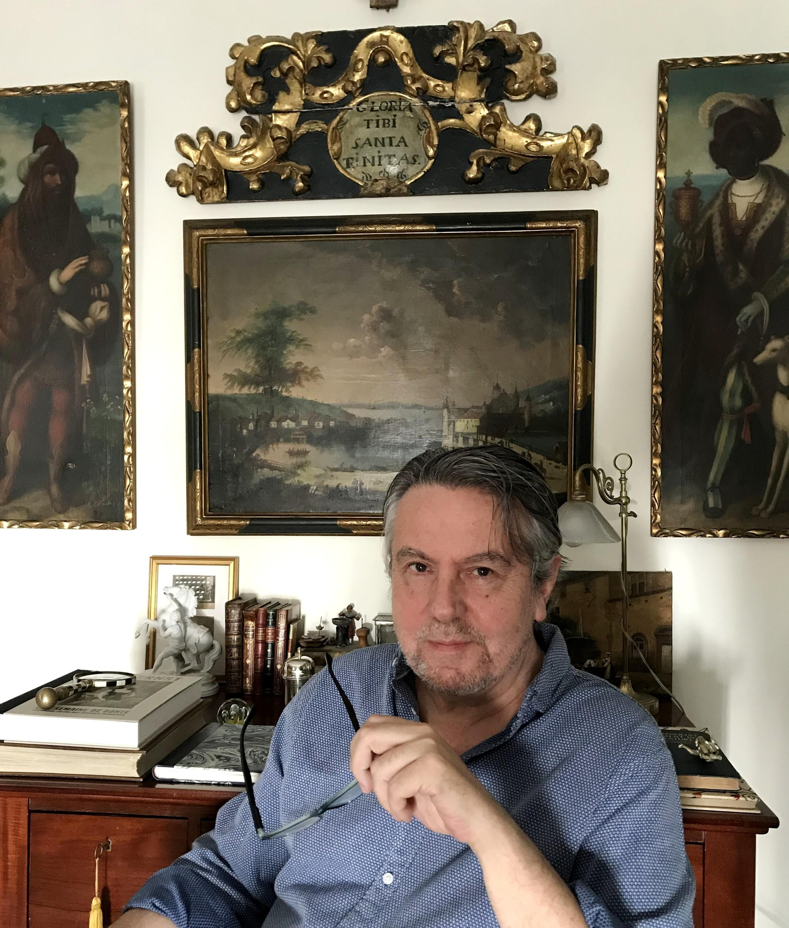 Felipe Benítez Reyes, retratado en su casa de Rota (Cádiz).