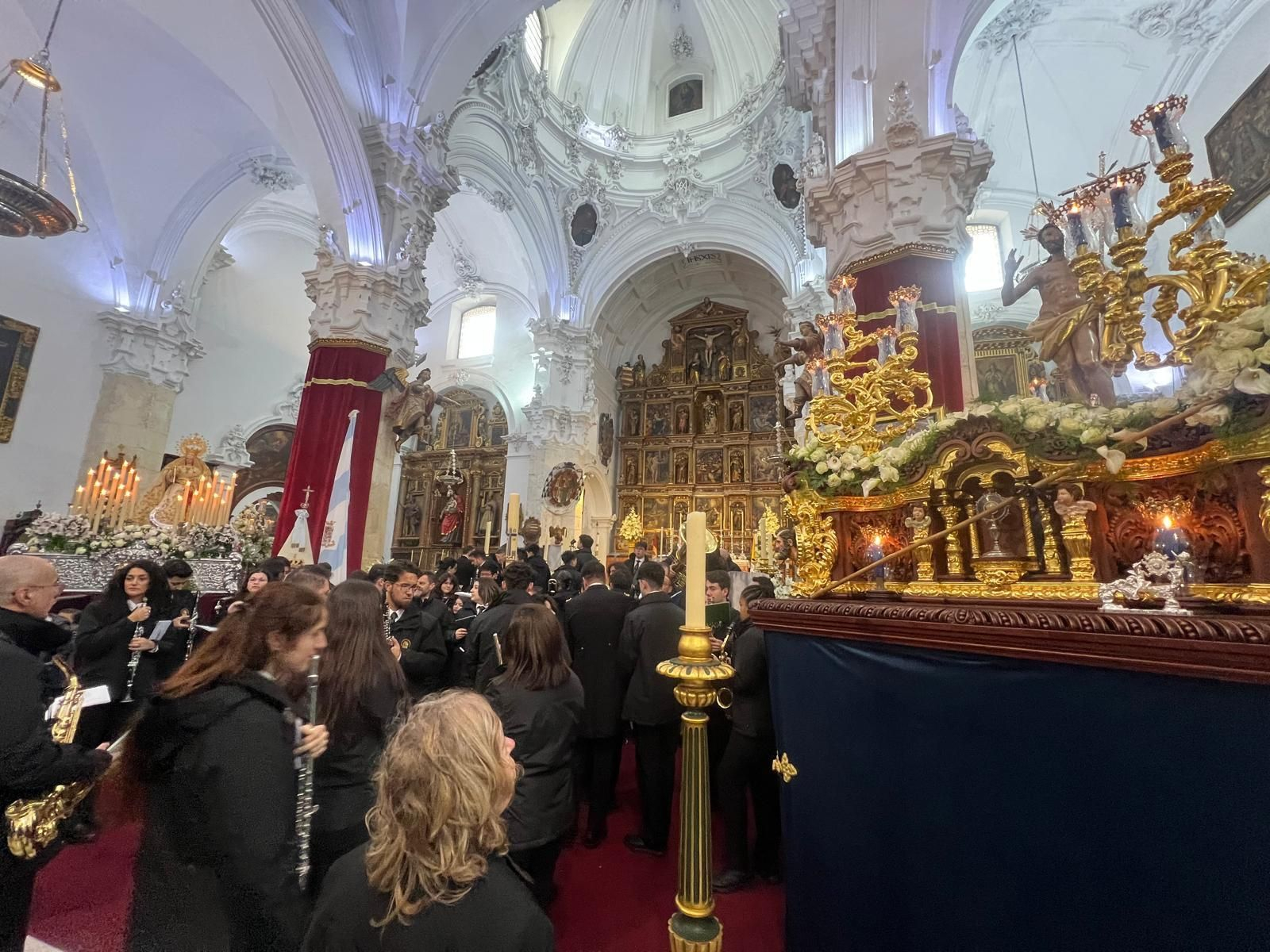 Jesús Resucitado y María Santísima de la Cabeza de Priego de Córdoba, en la iglesia de la Asunción.