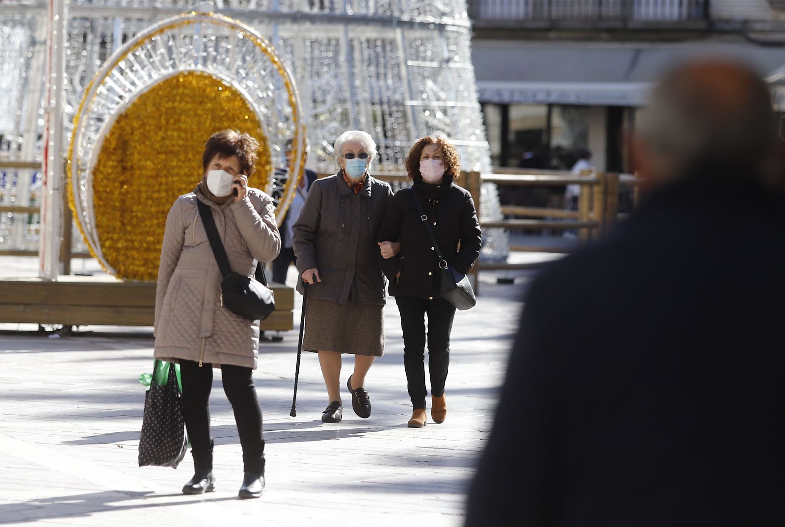 Ambiente en el centro de la capital, ya preparado para las inminentes fiestas navideñas.