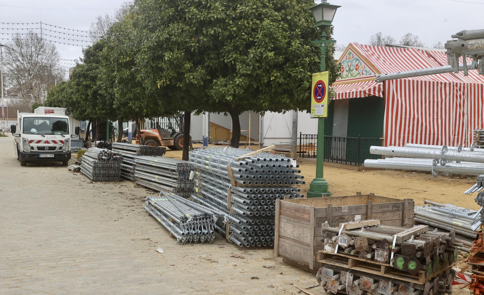 Así avanzan los trabajos del montaje de la Feria de Abril 2025