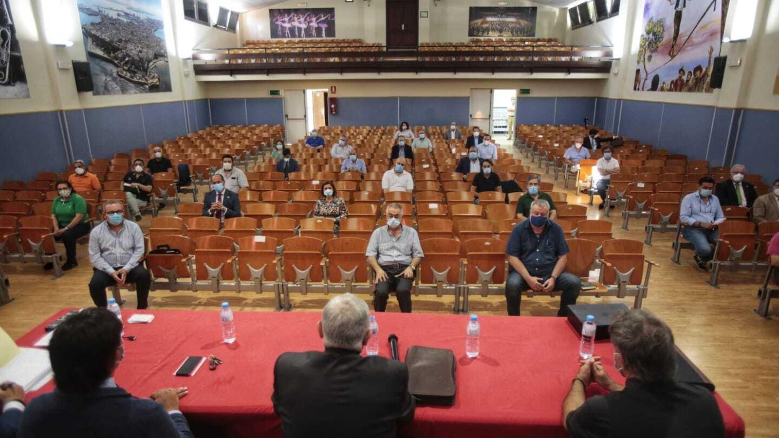 Imagen del pleno de hermanos mayores celebrado este miércoles en Salesianos Imagen del pleno de hermanos mayores celebrado este miércoles en Salesianos
