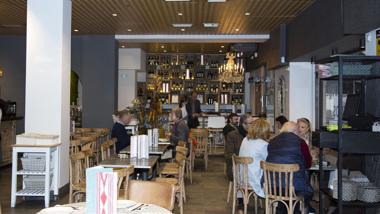El interior del restaurante Gorki Centro.