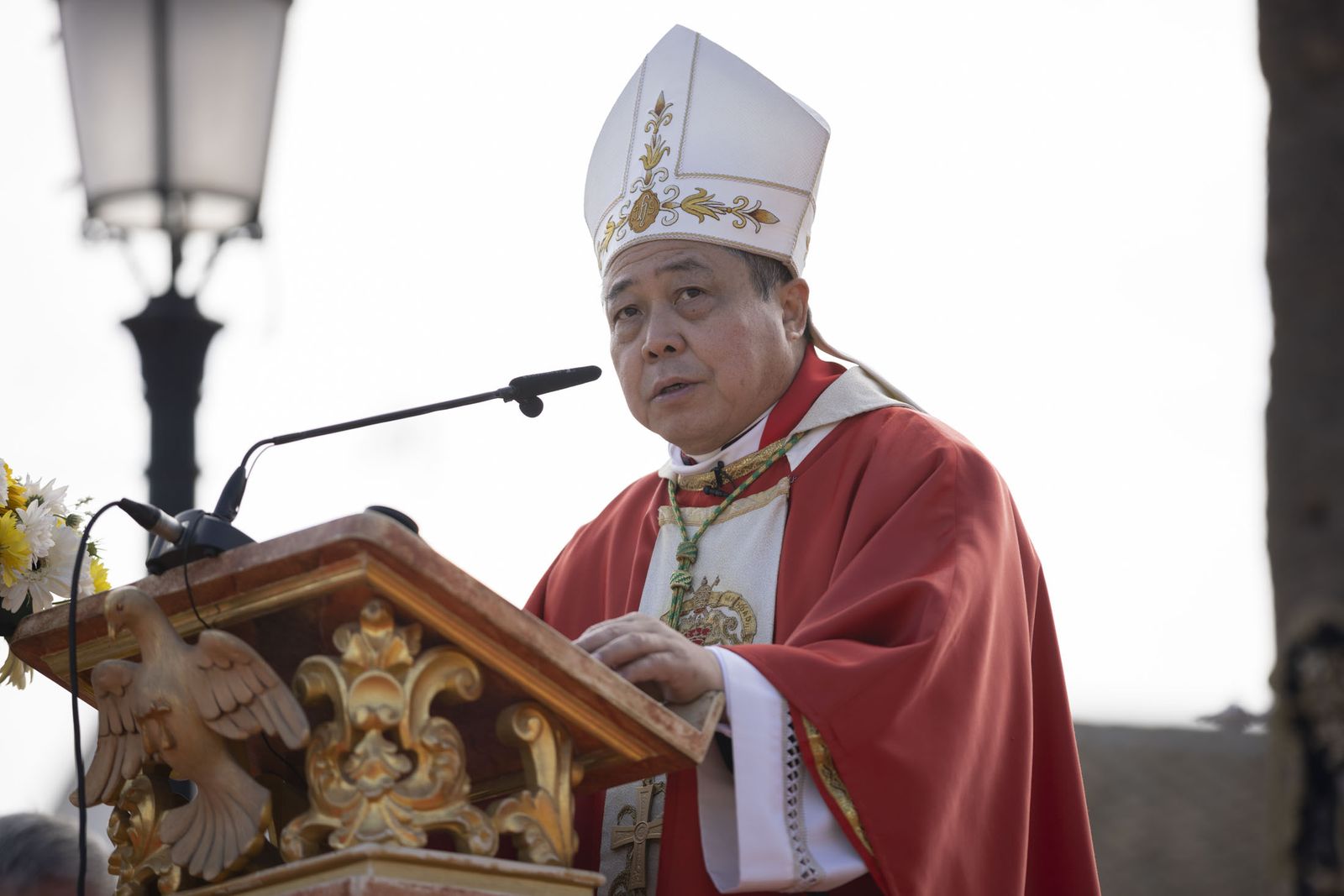 El Rocio 2023: Imágenes de la misa Pontifical del Domingo de Pentecostés